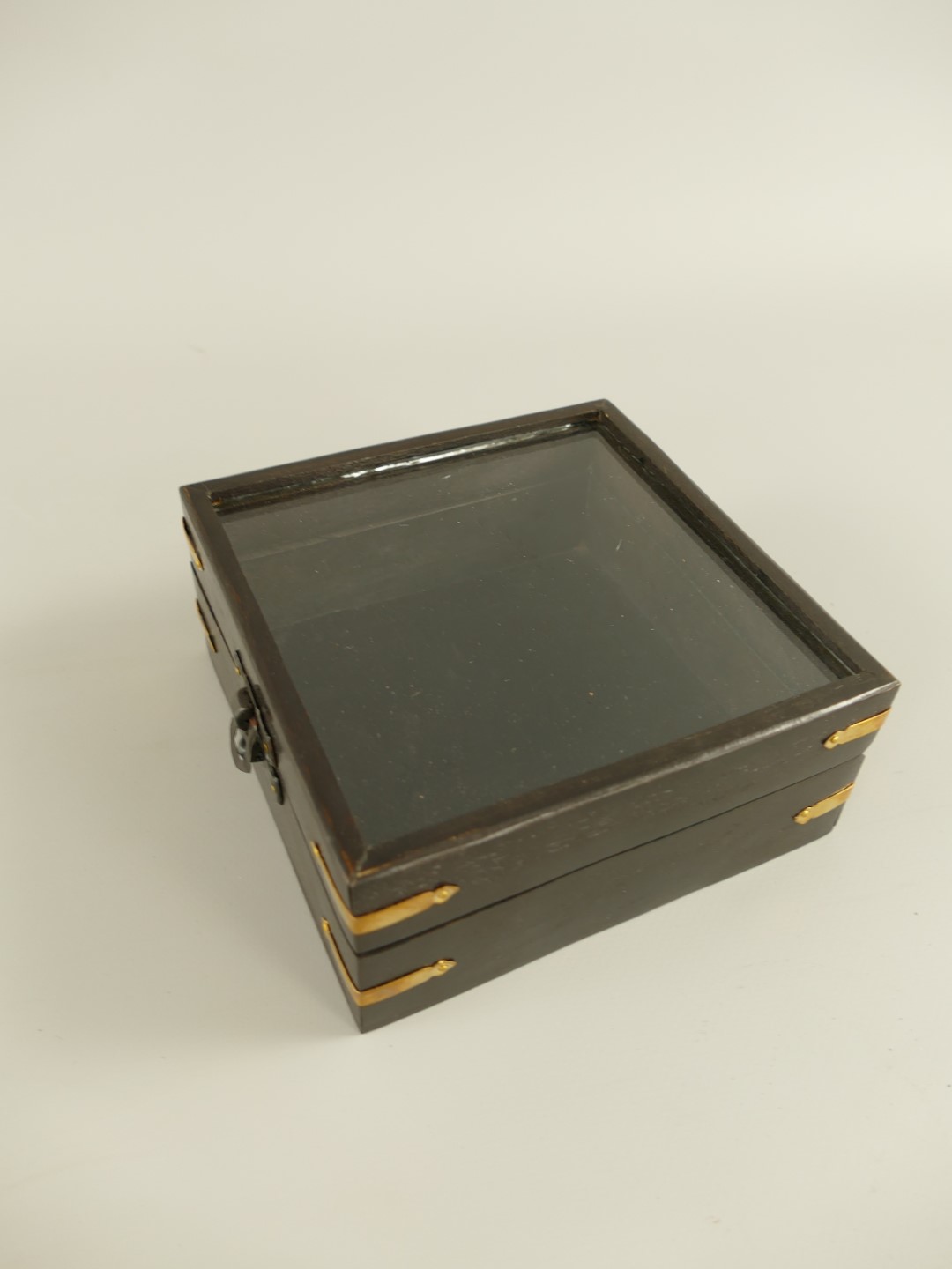 Kompaß Messing brüniert im Holzbox L.12cm