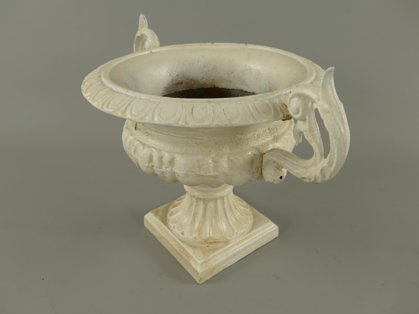 Urn Antik WEISS Eisen H.27x37cm