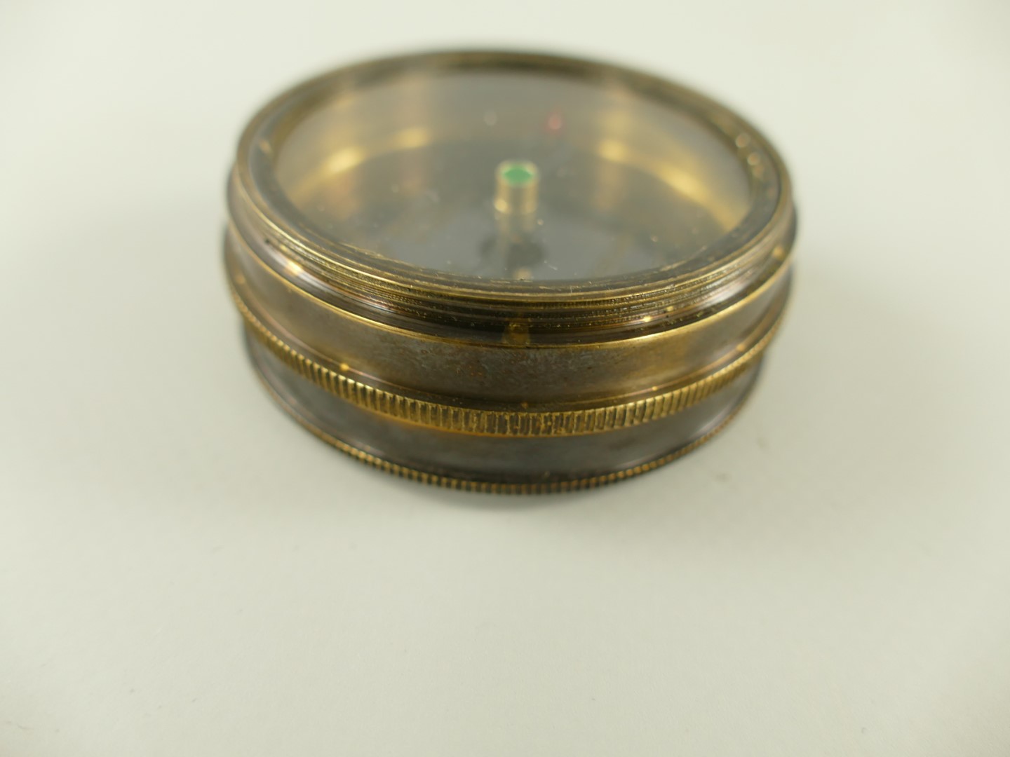 Kompaß Messing brüniert im Lederbox D.6cm
