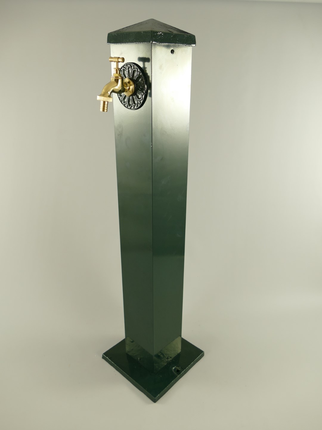 *A? Zapfsäule Alu. grün Messing Hahn H.93cm