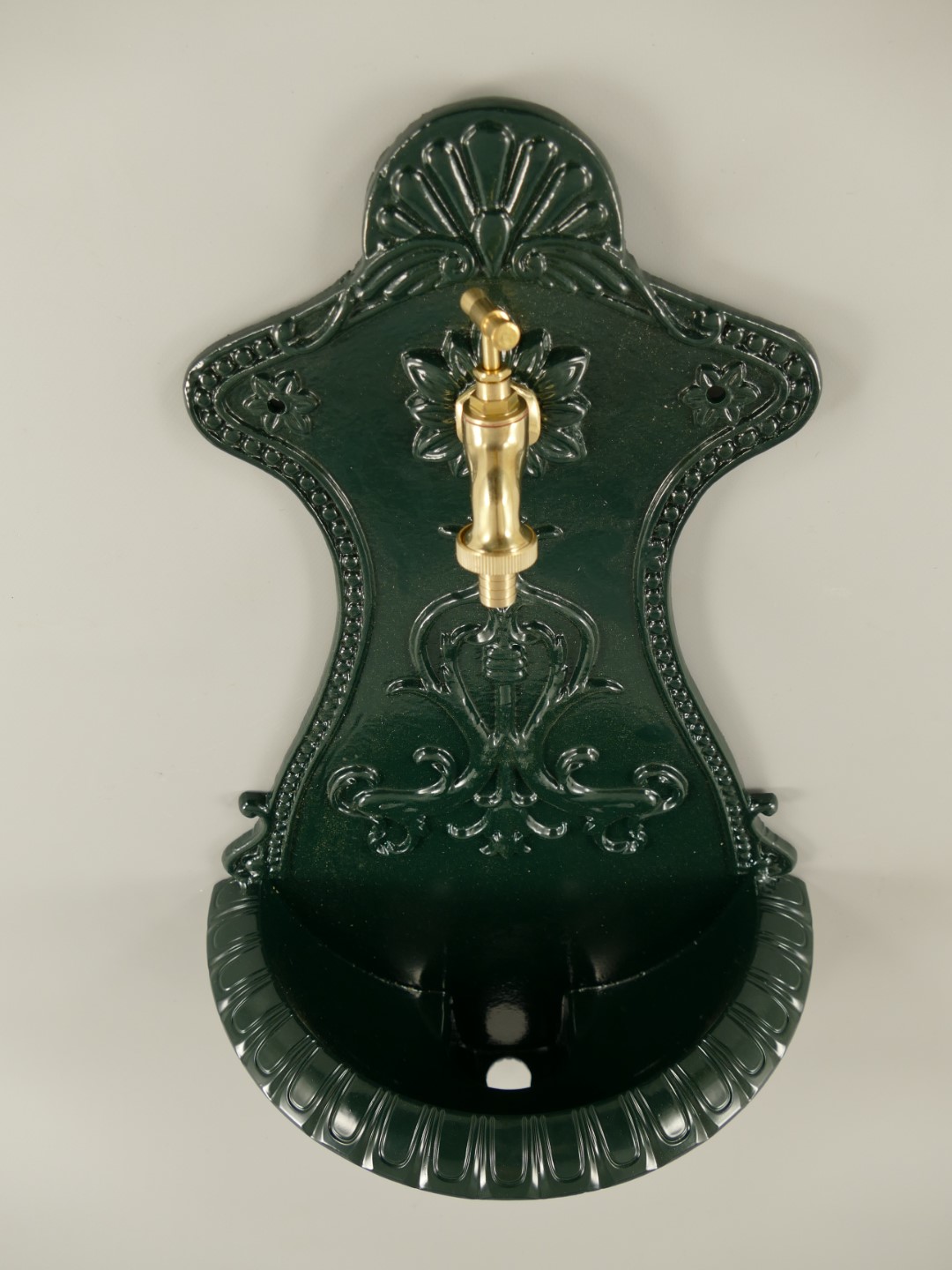 Wandbrunnen Alu Guß rrustikal grün H.65cm