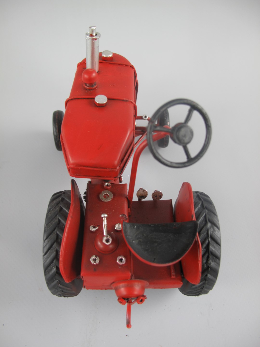Traktor klein rot Antik Eisen L.17x12cm