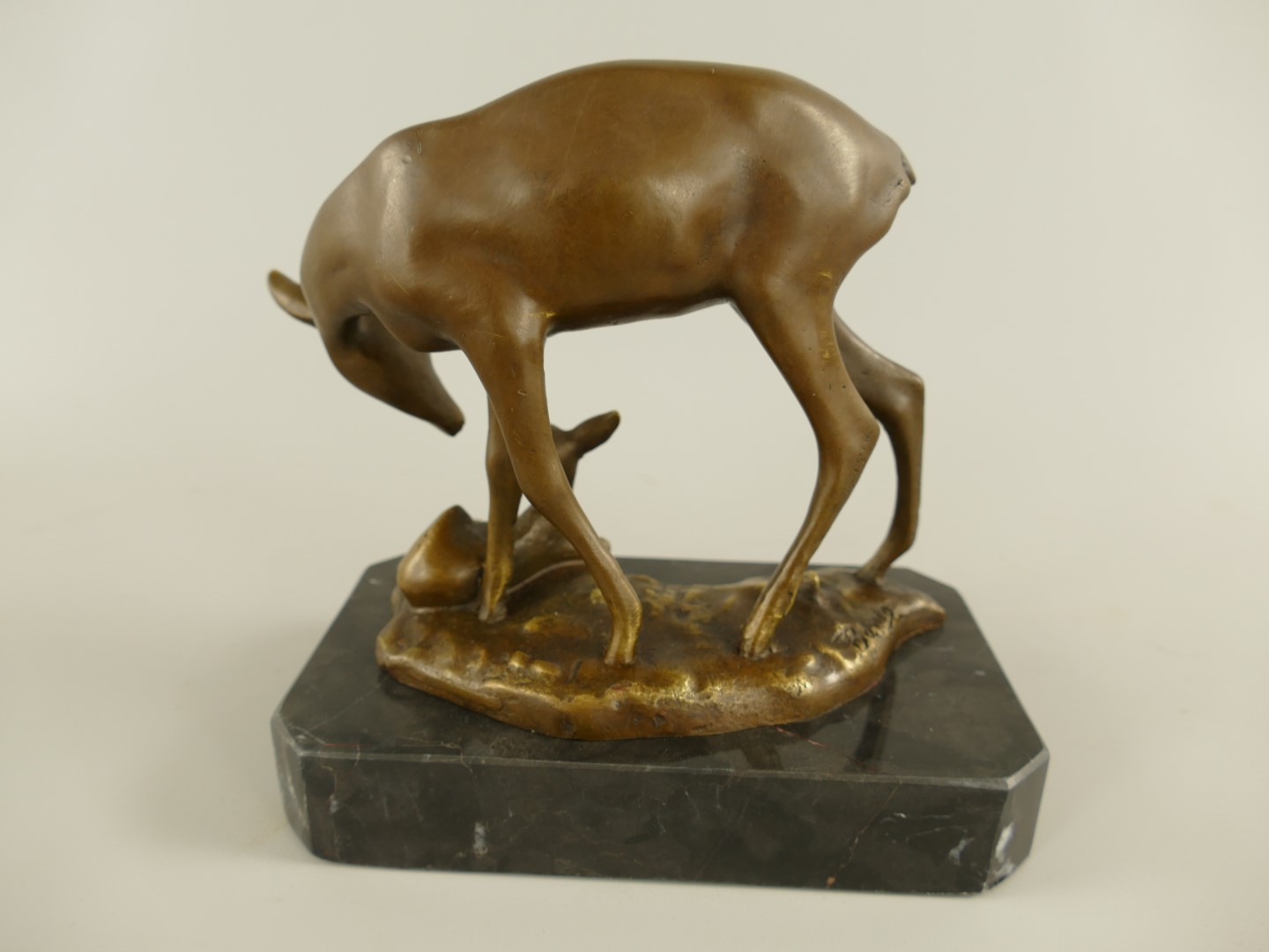 Figur Bronze Hirsch mit Hirschkalb H.17x20cm