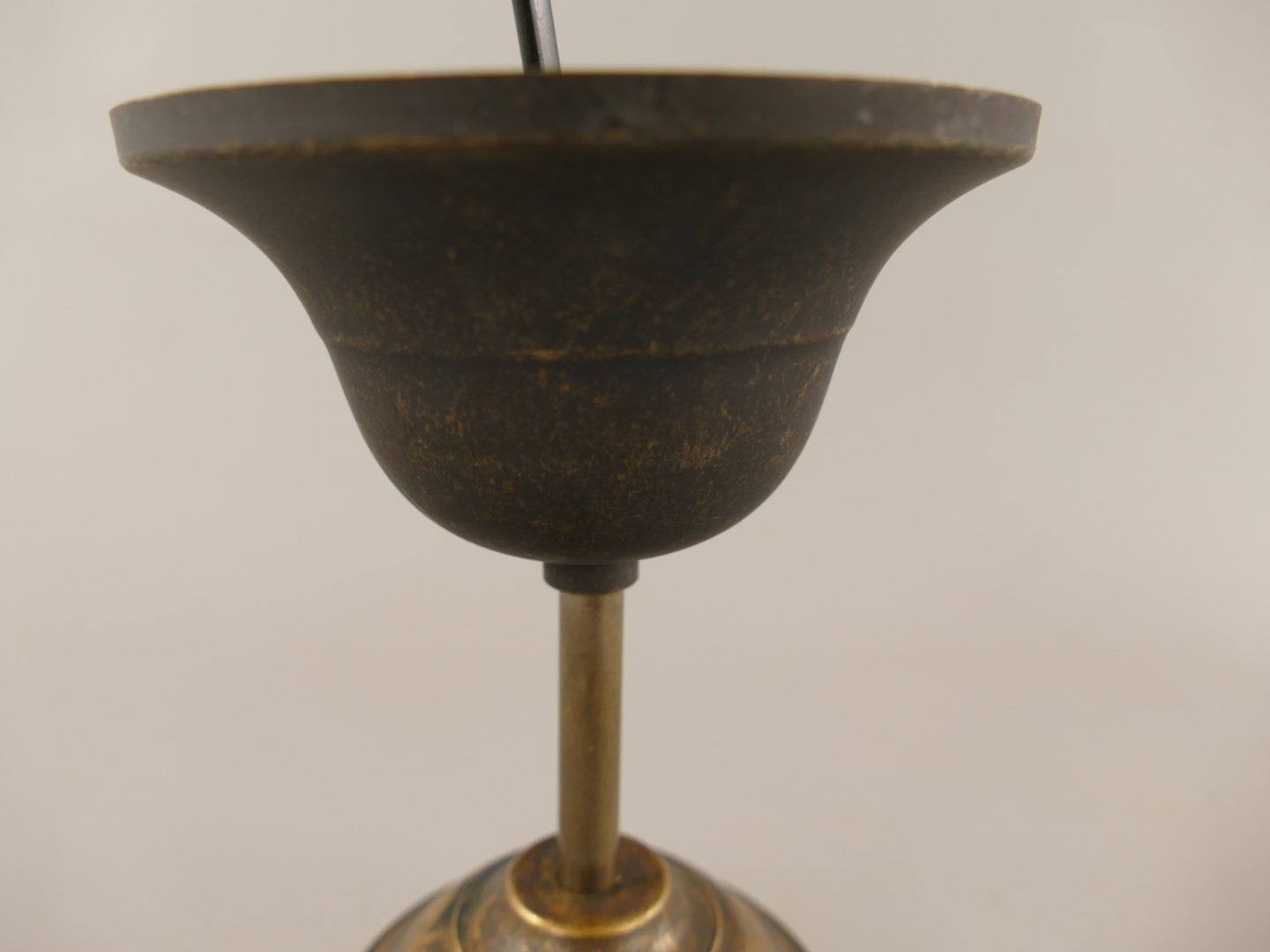 Deckenhalter(E27) Messing o.Schirm Gh.8!GUß-H.14cm