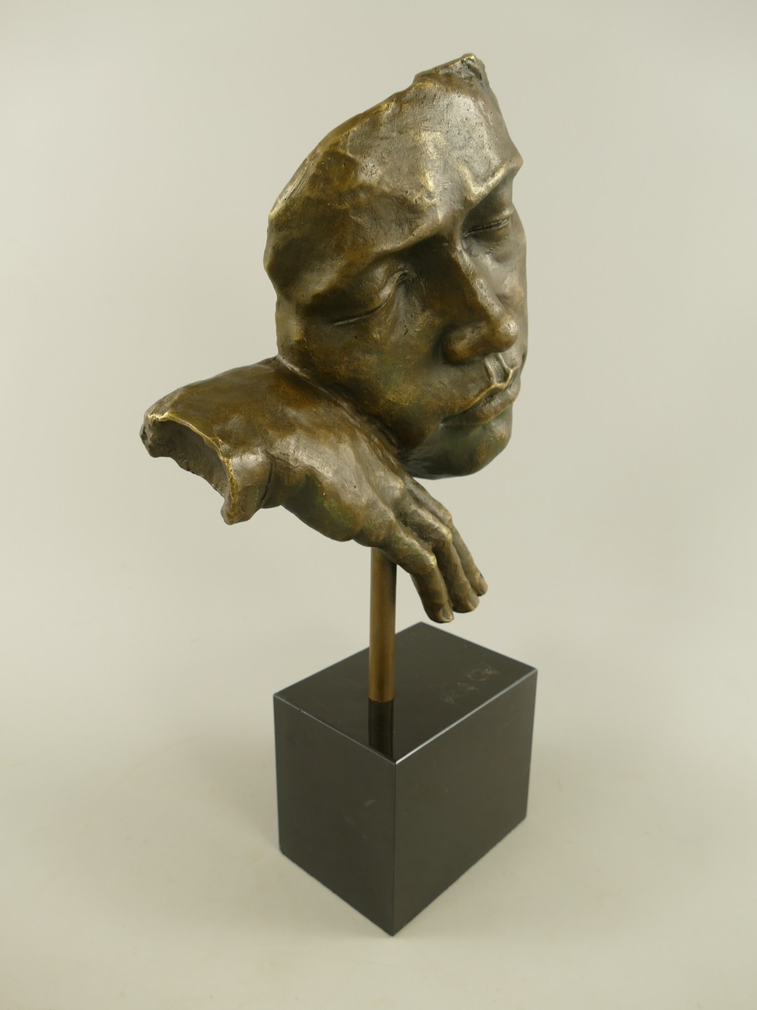 Figur Bronze Gesicht mit Hand H.43x22x11cm