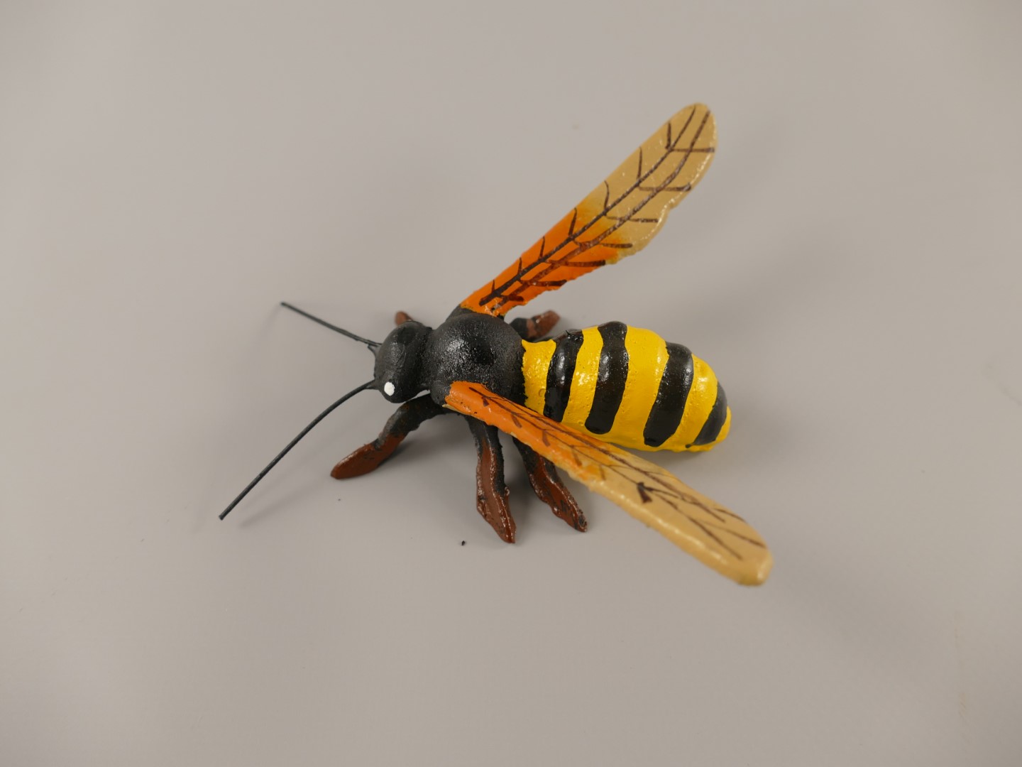 Biene Eisen farbig L.12cm