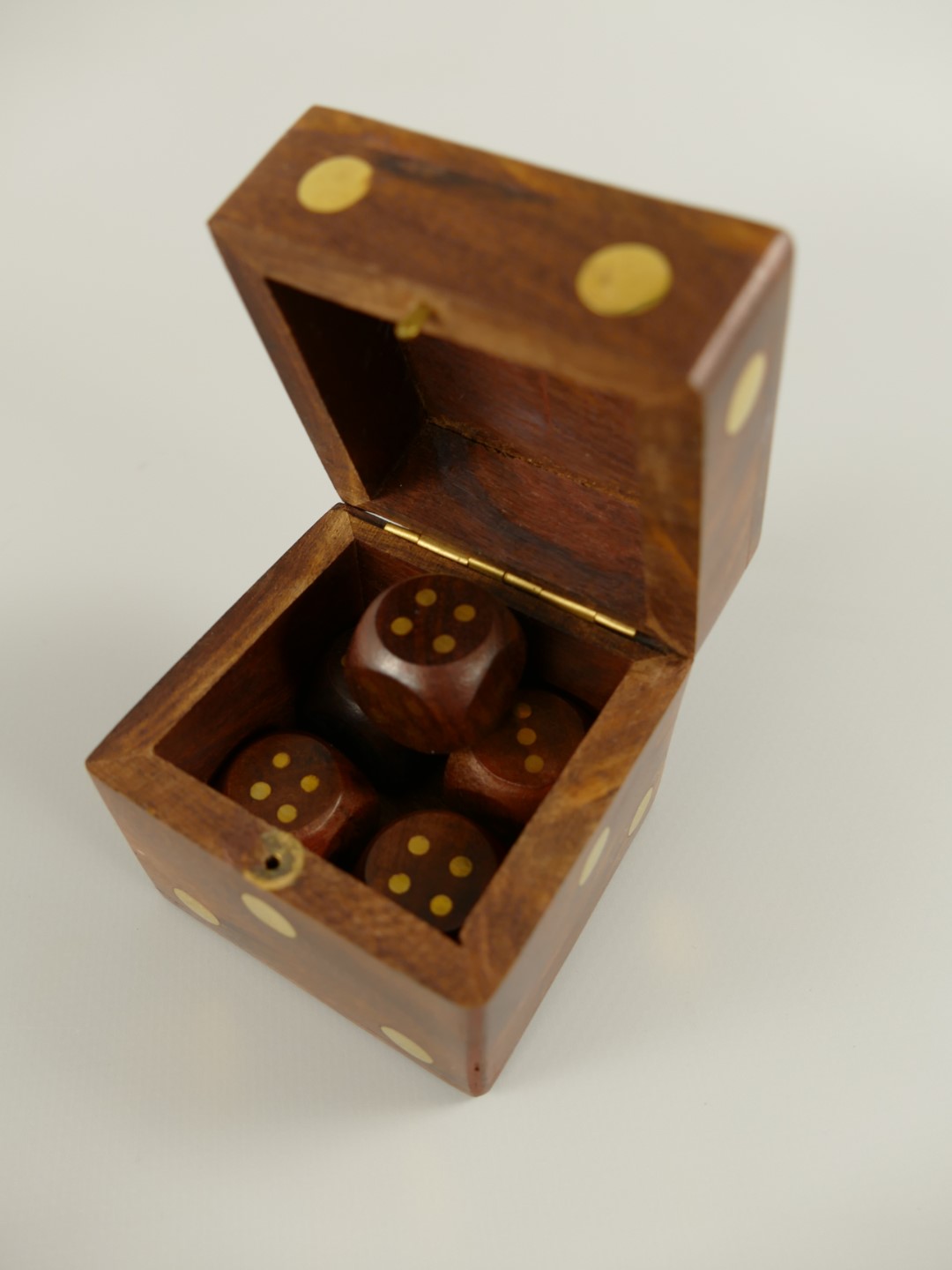 Würfel (5xSt.) in Holzbox braun/Messing 6x6x6cm
