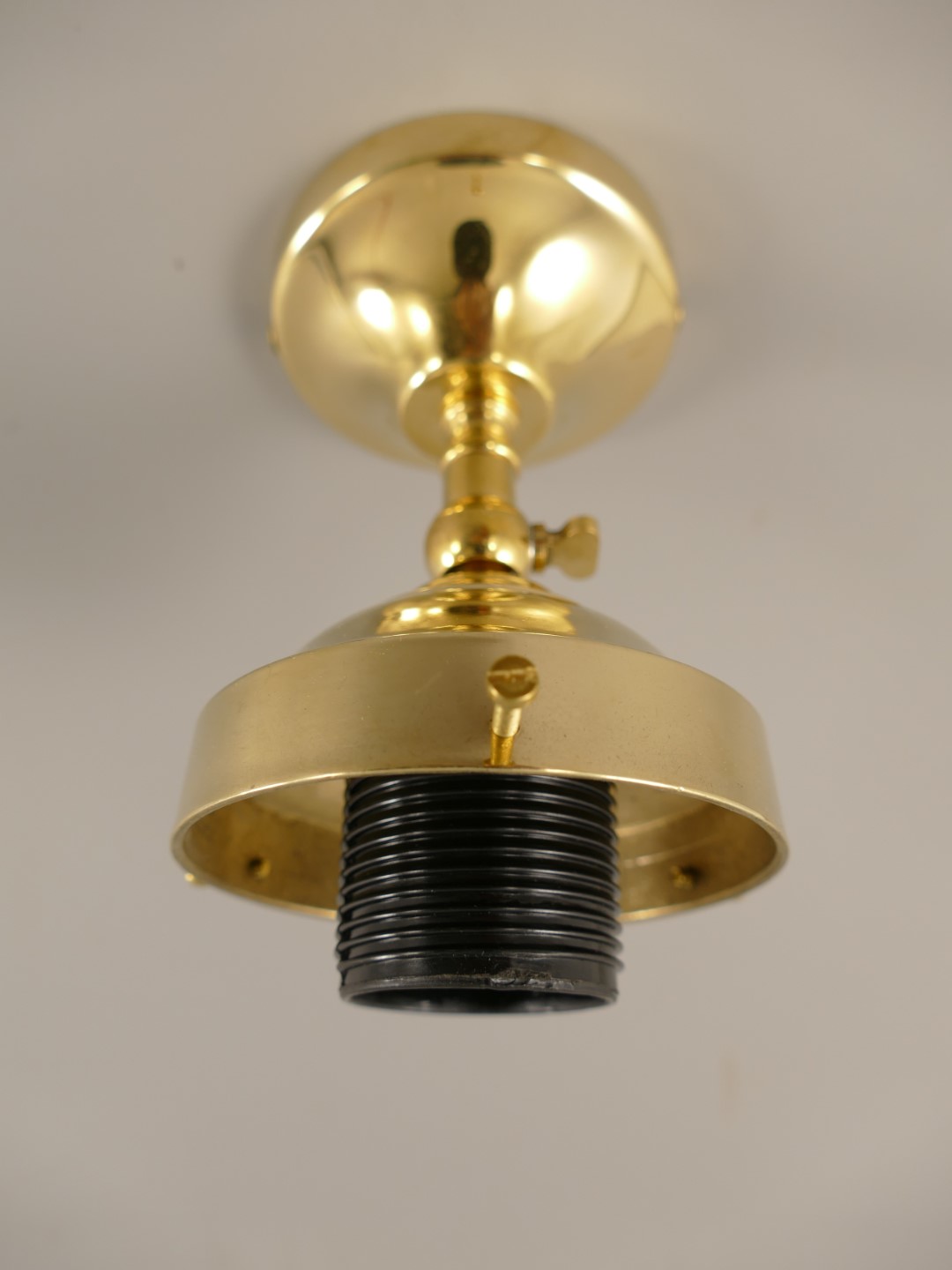 Deckenhalter E27 Messing o. Schirm Gh.8*GUS-H.14cm