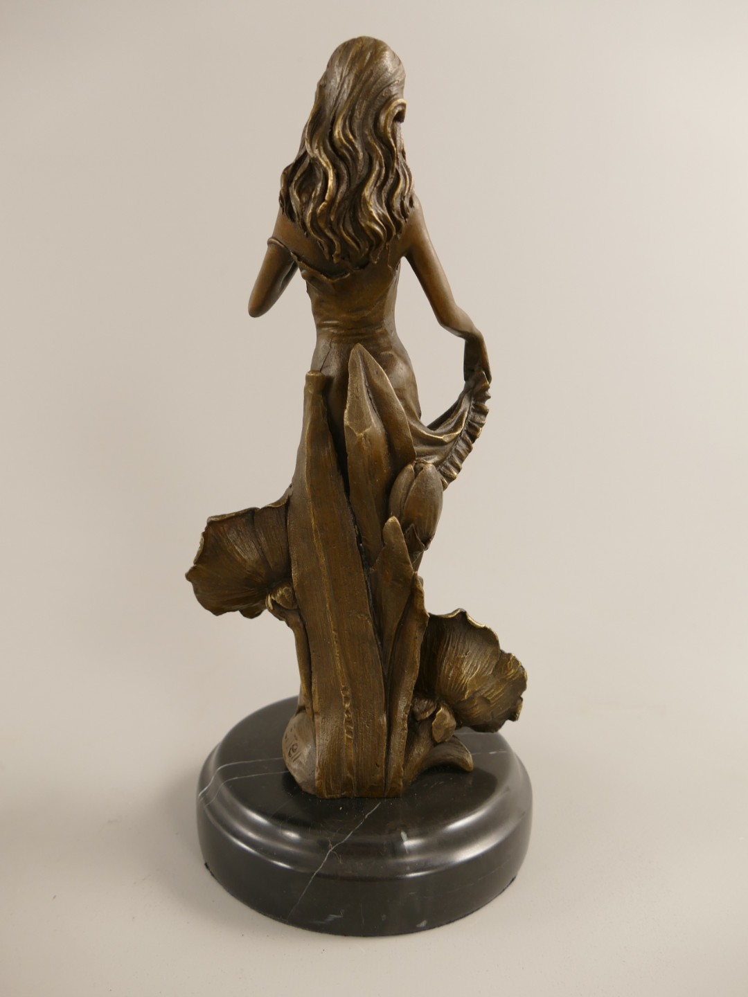 Figur Bronze Frau mit Blumen H.25x12cm