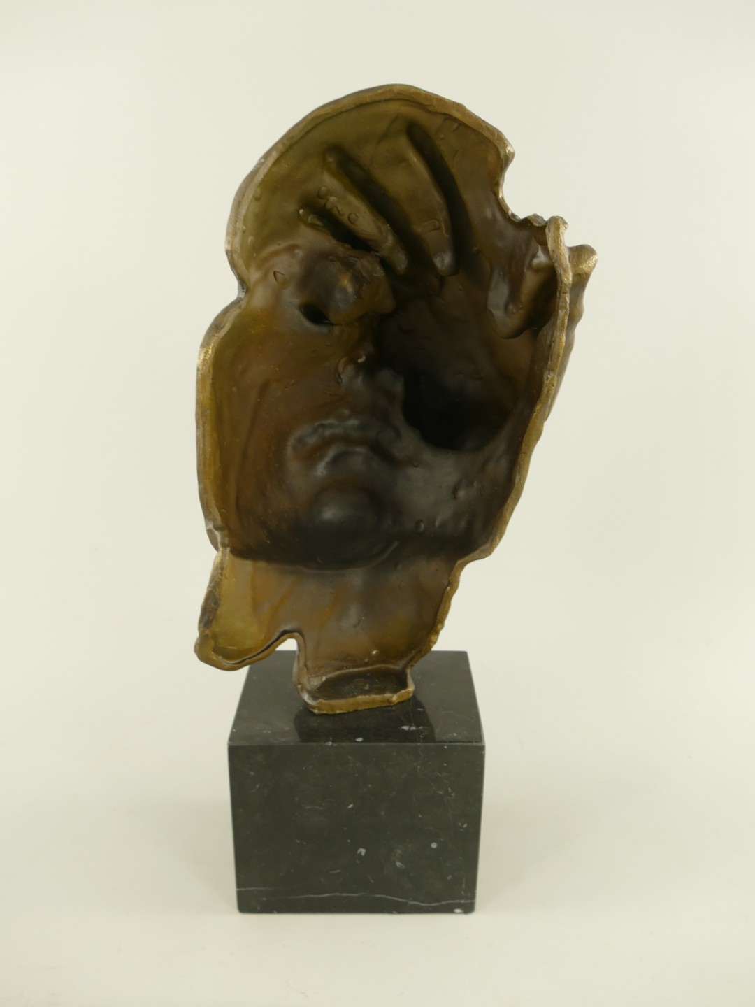 Figur Bronze Gesicht mit Hand  H.42x20x12cm