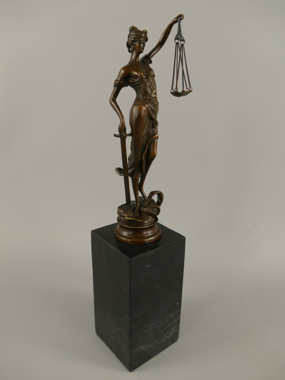 Figur Bronze JUSTITIA Marmor sokkel H.32x7cm