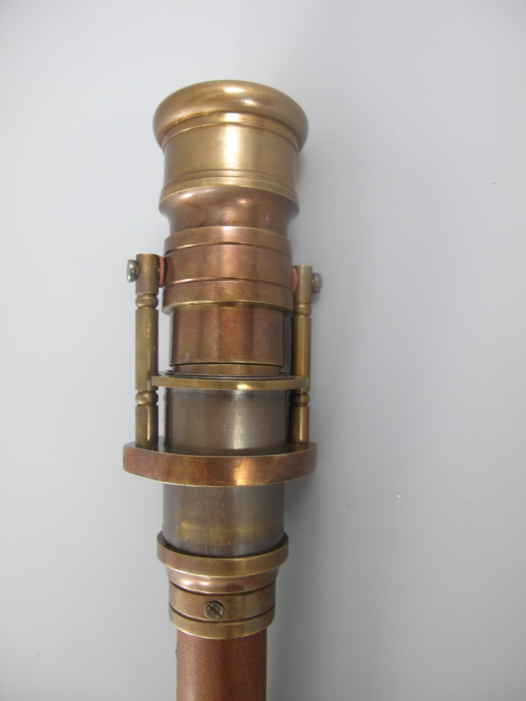 Spazierstock Holz Mess. brün. Griff Fernroh L.91cm