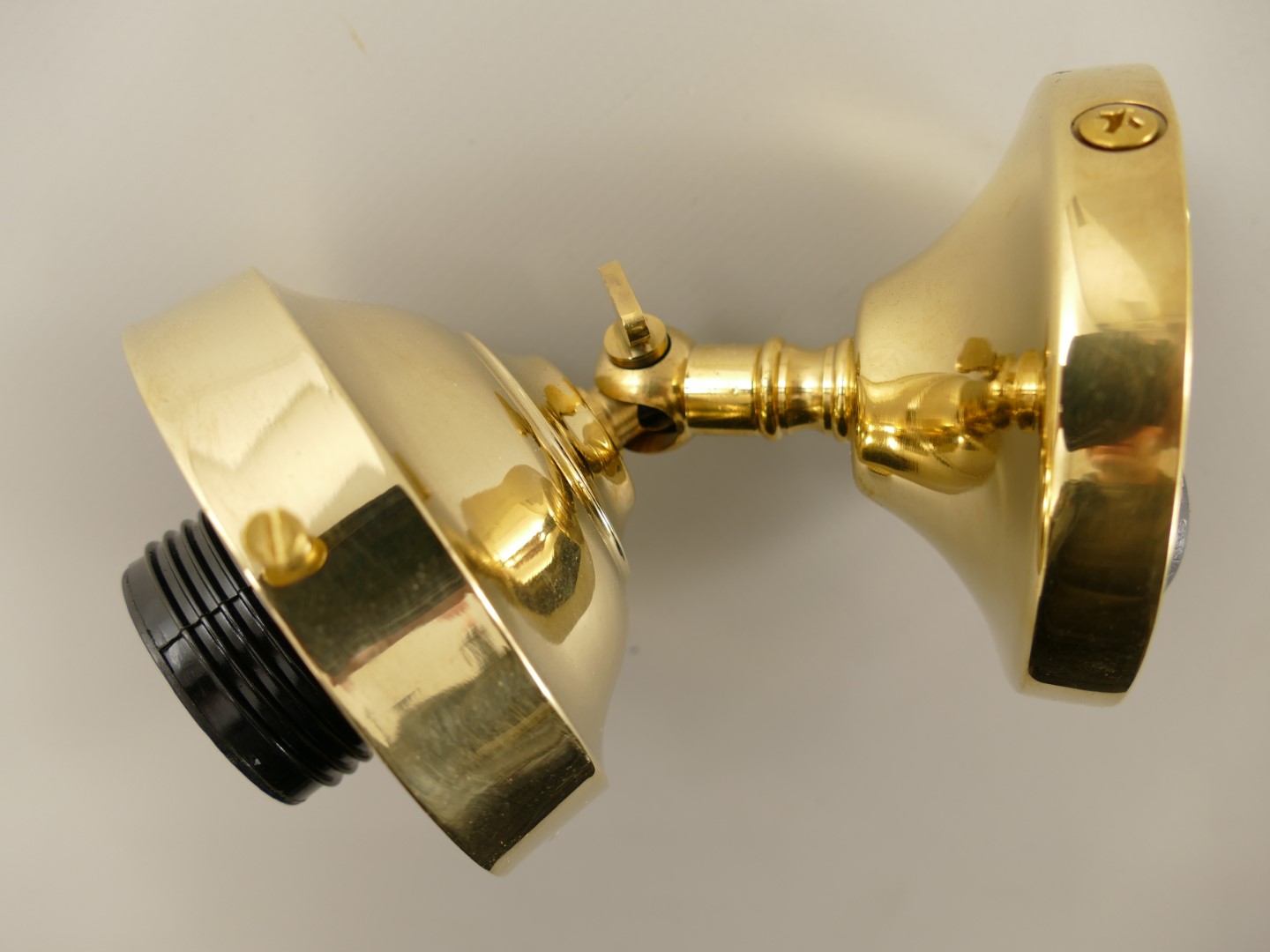 Deckenhalter E27 Messing o. Schirm Gh.8*GUS-H.14cm