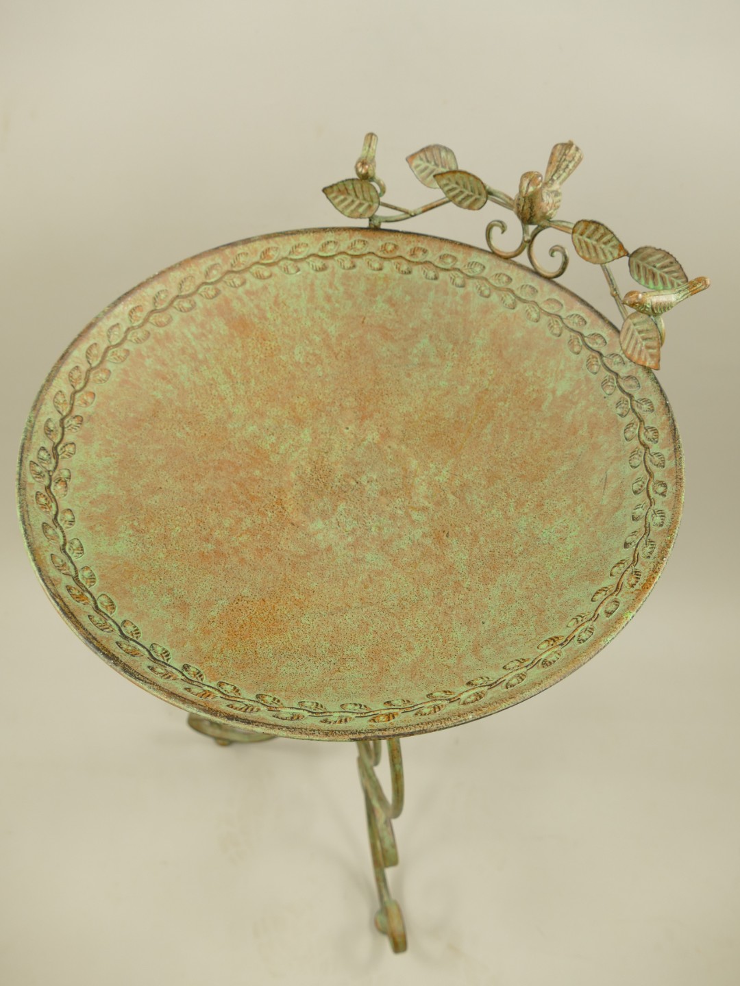 Vogeltränke Eisen farbig H.82cm