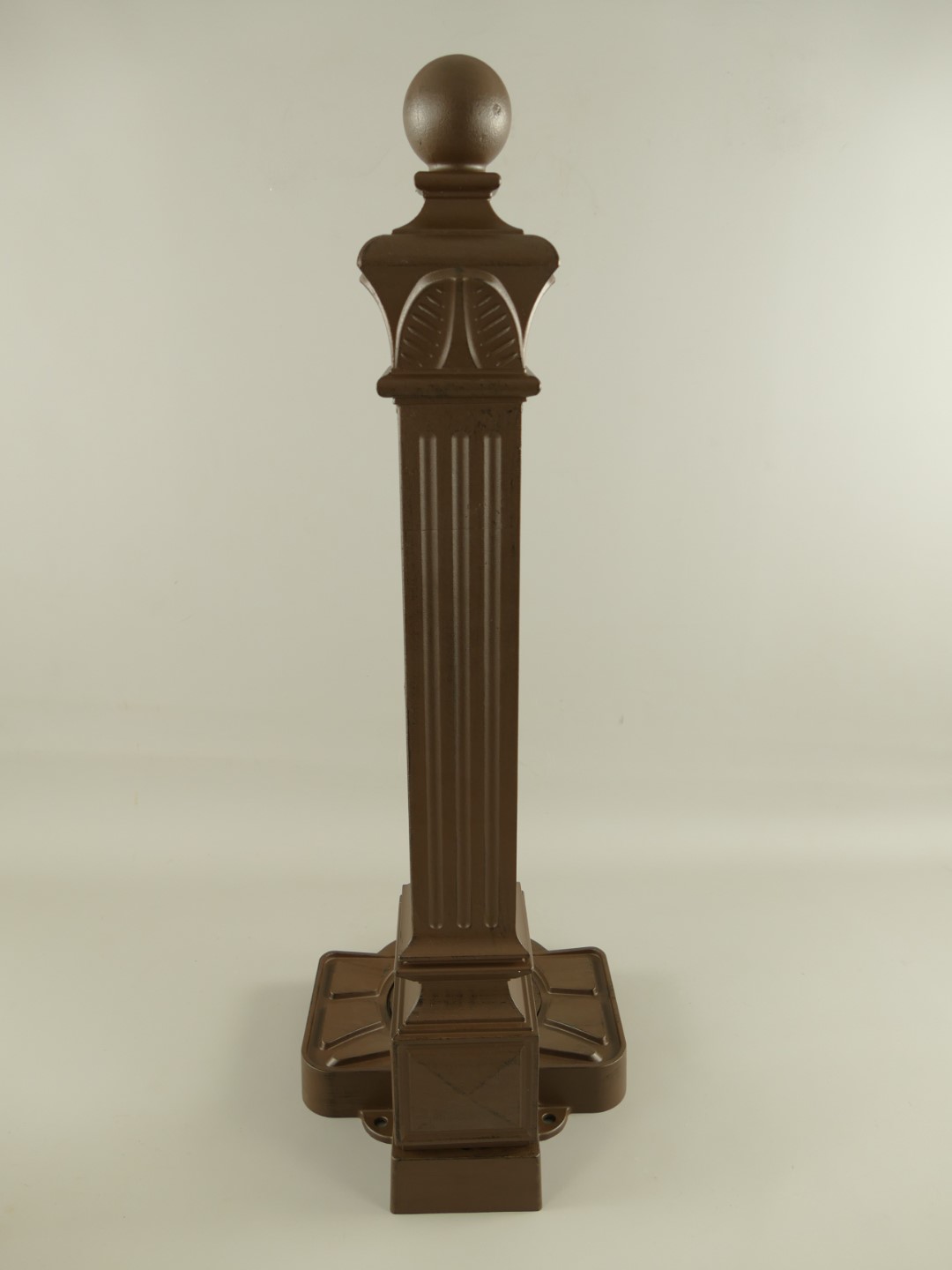 Zapfsäule Eckig Alu. rust. braun Mes. Hahn H.83cm