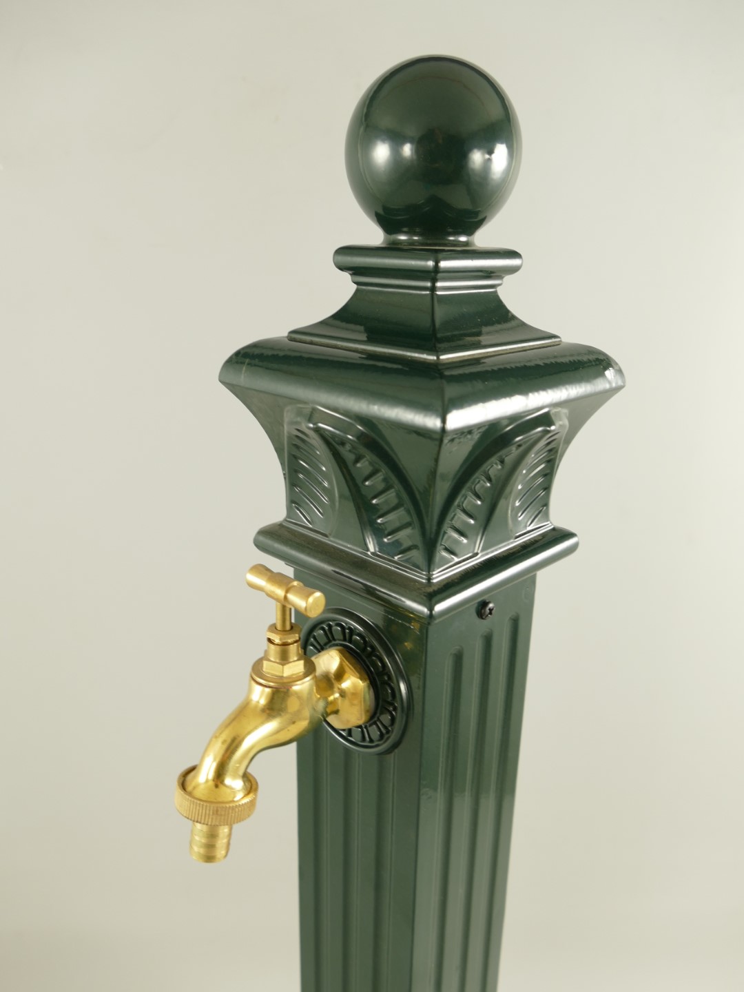 Zapfsäule Eckig Alu grün Mes. Hahn H.83x33cm