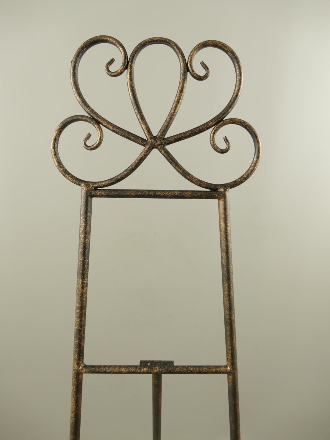 Staffelei Eisen Antik farbig H.145x46cm