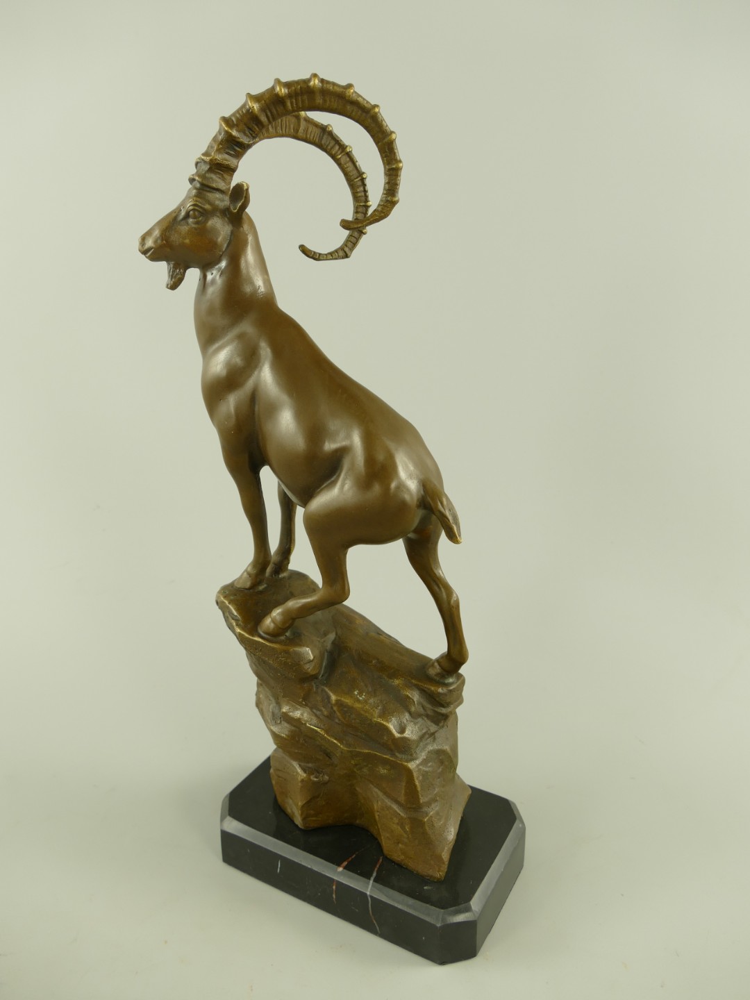 Figur Bronze Steinbock H.37x15x9cm