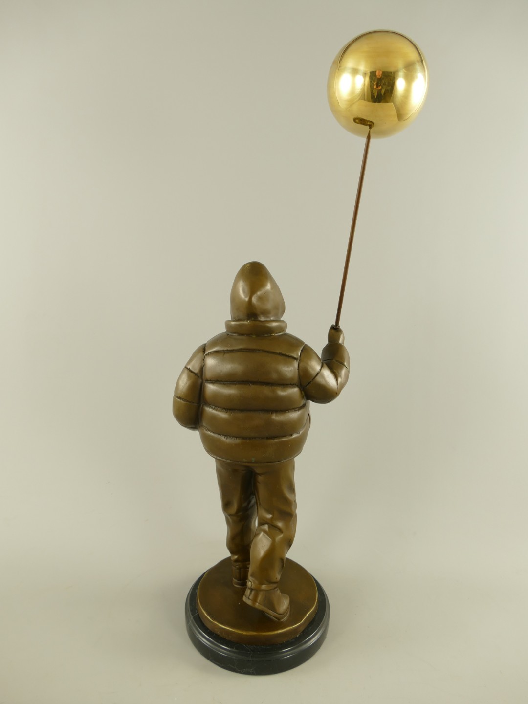 Figur Bronze Banksy mann mit Ballon H.72x25x20cm