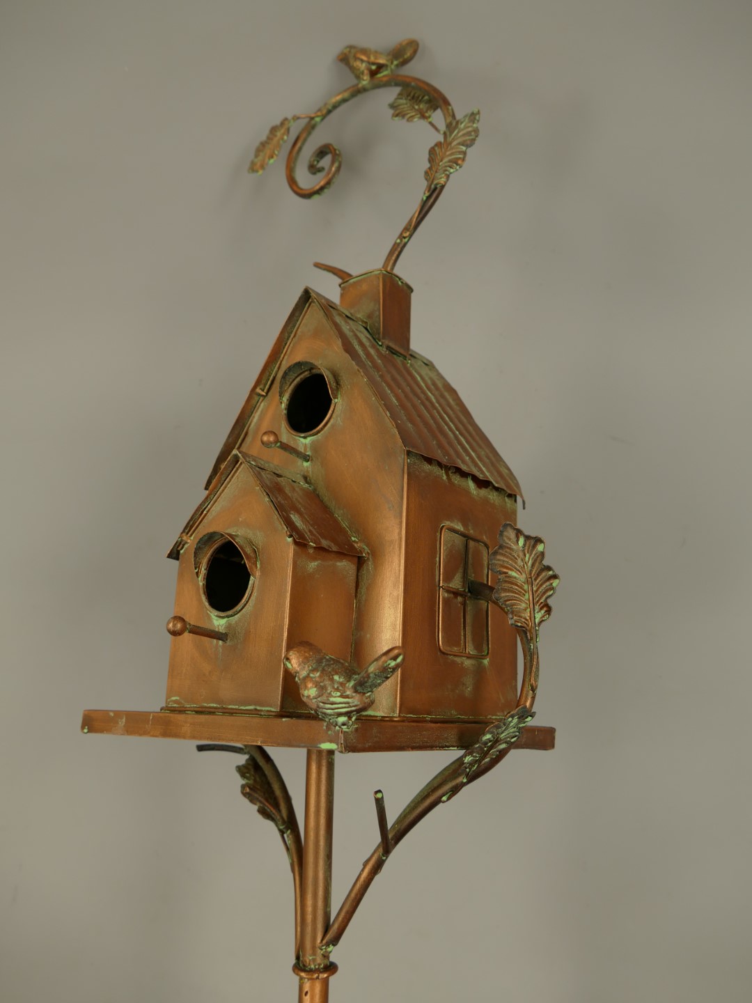 Vogelhaus Hauschen auf Ständer Kupfer farb H.190cm