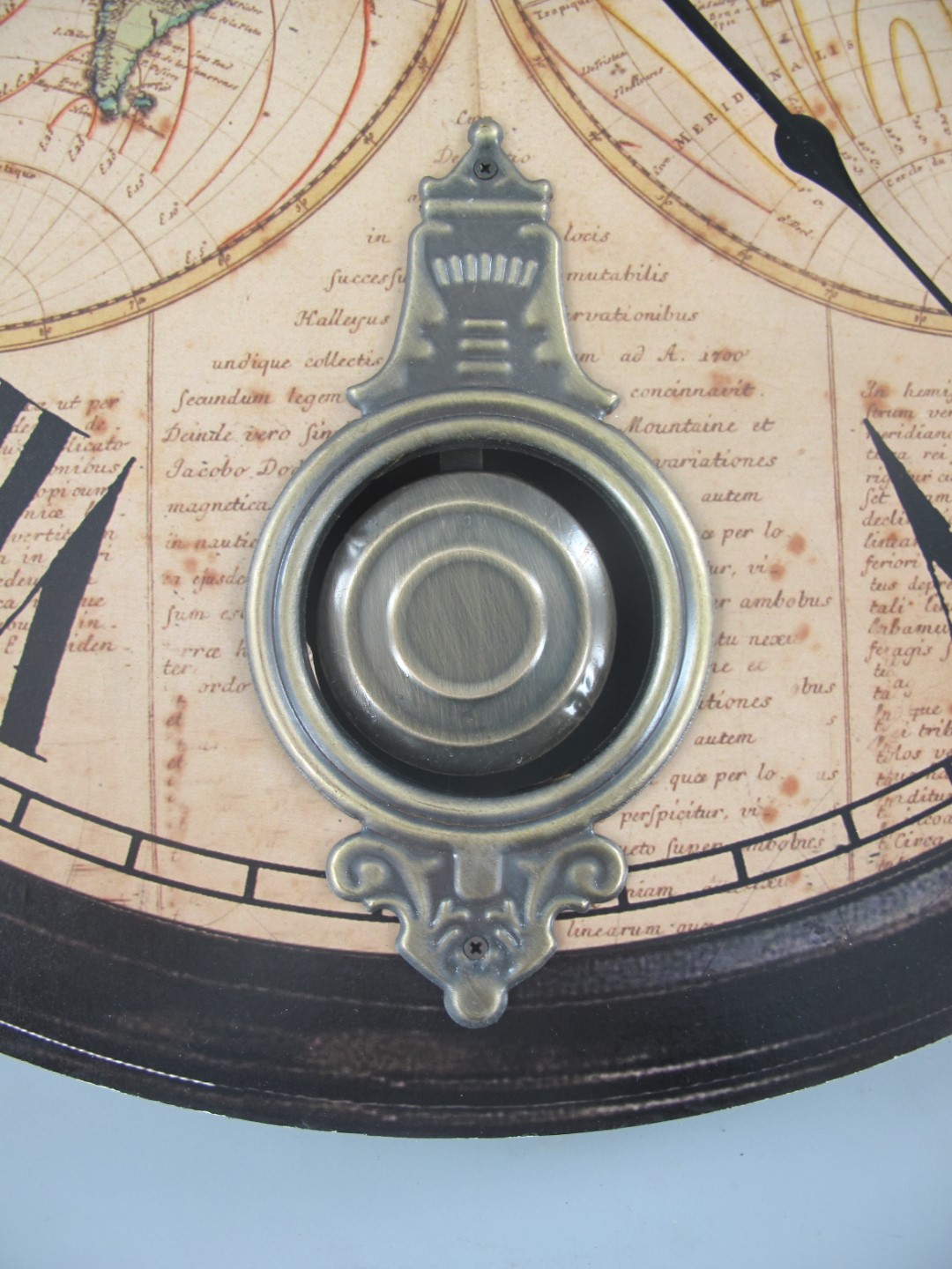 *ANG. Wanduhr Holz mit pendel(Batterie) D.60cm