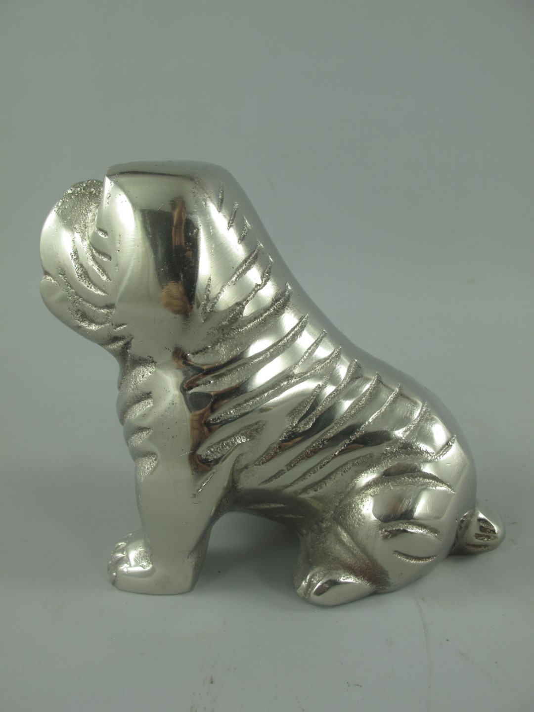 *AUS R*PREIS Figur HUND!! ALU vernickelt H.13x13cm