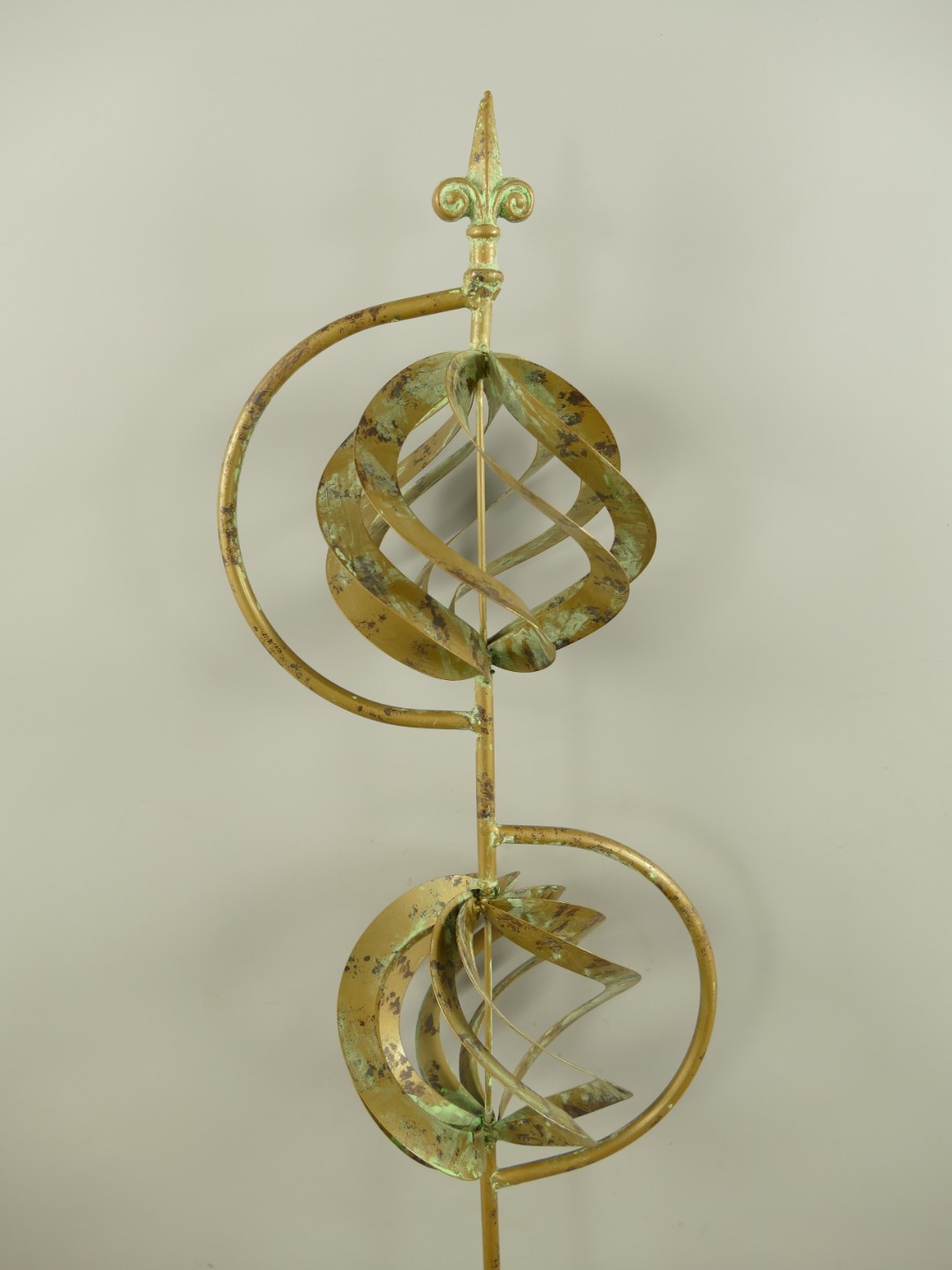 Wind Spinner Eisen Grün farbig H.150cm