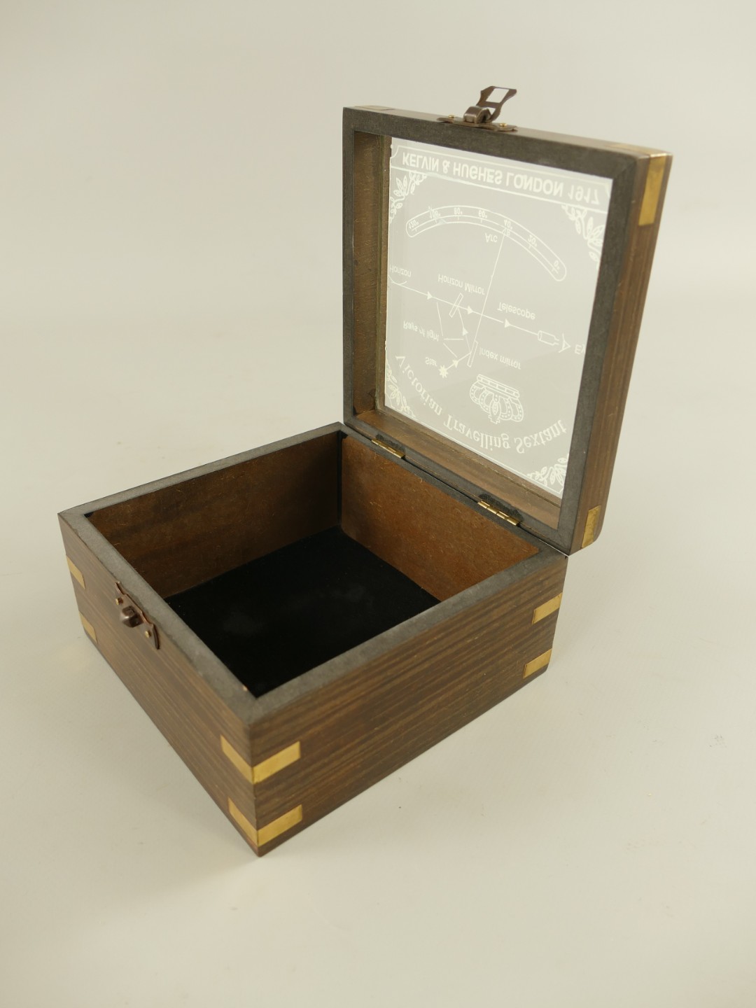 #Sextant Messing brün. mit Holzbox schwarz H.7cm