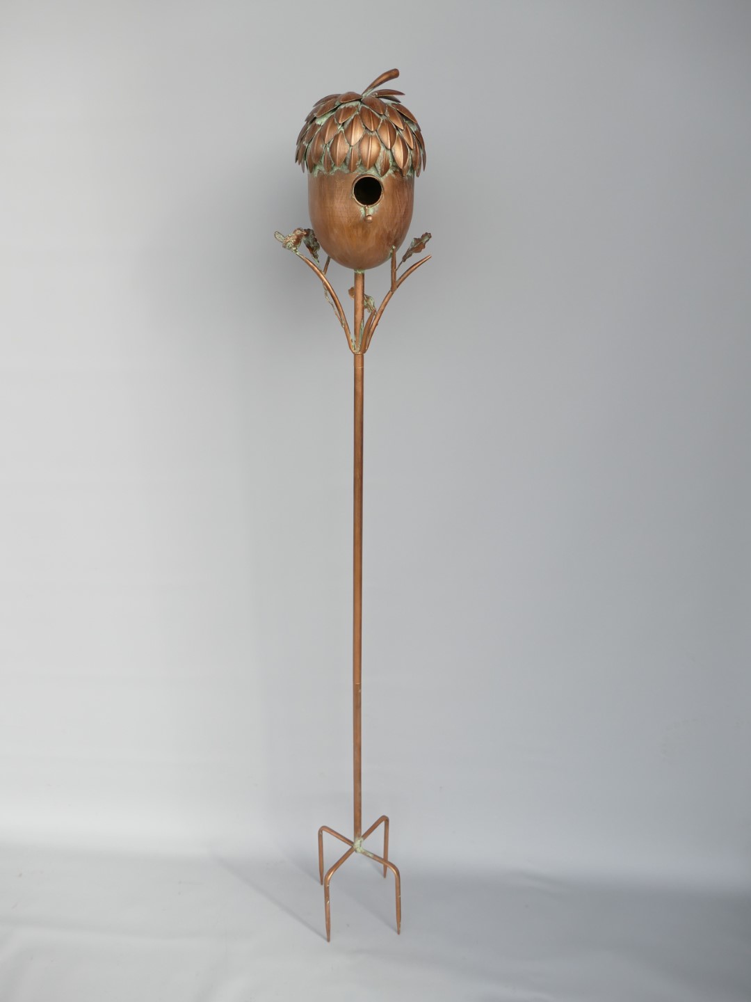 Vogelhaus auf Ständer Eichel Kupfer farbig H.170cm