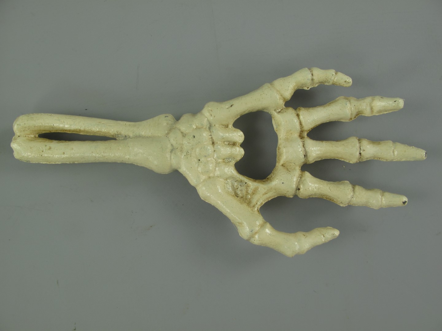 Flaschenöffner Eisen weiss L.17x8cm P/St.