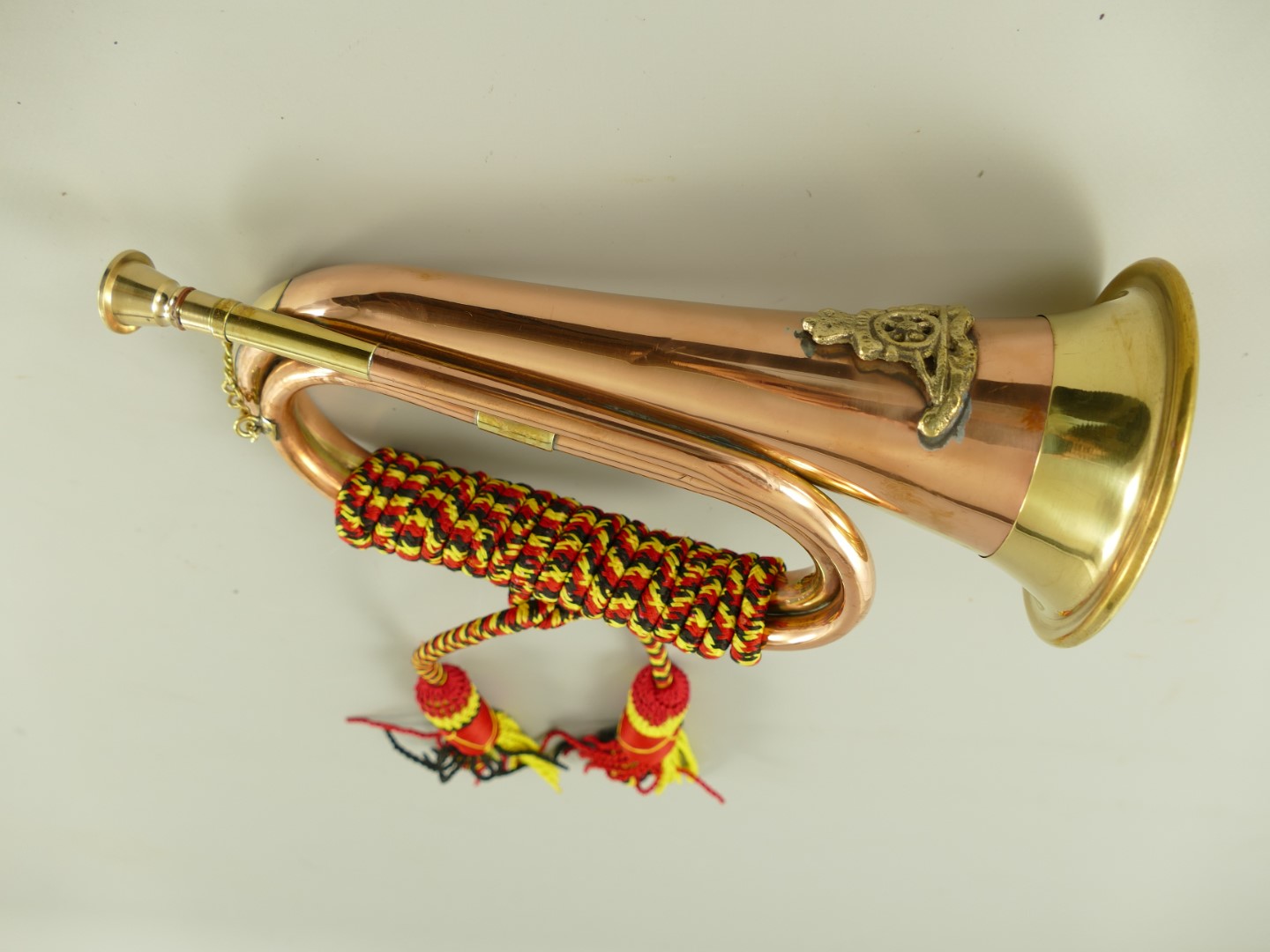Trompete mit Kordel Kupfer/Messing L.28x16cm