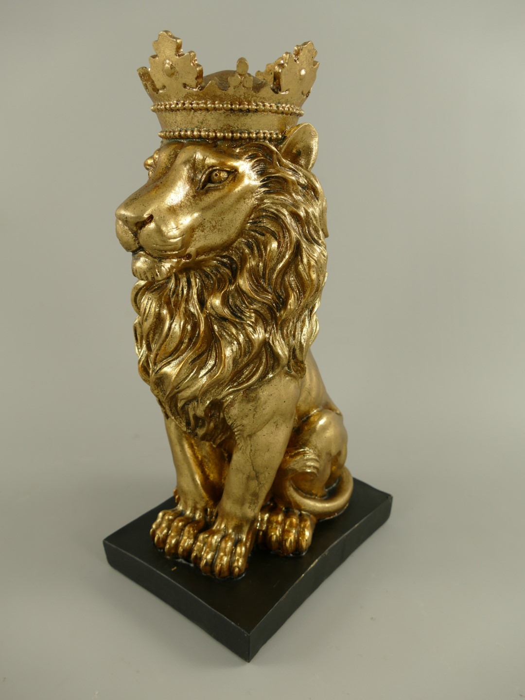 Löwe Polystein Gold Schwarz farbig H.35x14cm