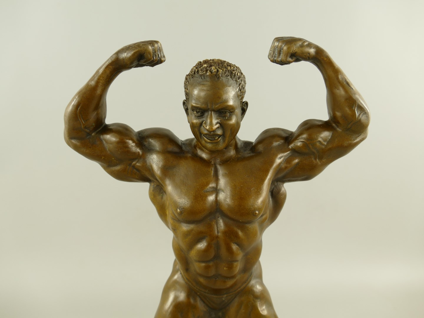 *RAUS*PREIS* Figur Bronze Mann mit Muskeln H.50cm