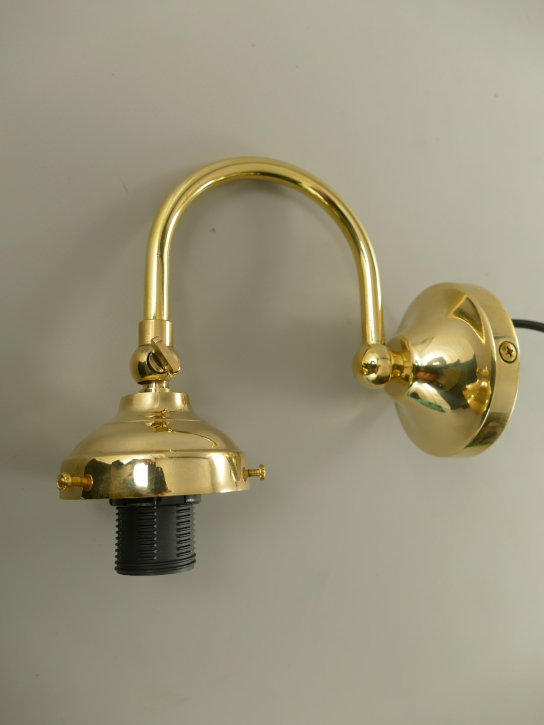 Wandlampe(E14) Messing o.Schirm Gh.6-H.17cm