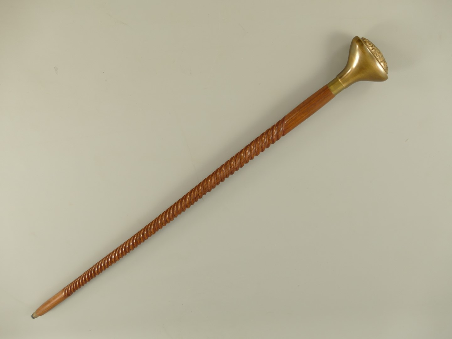 Spazierstock Holz/Griff Messing brüniert L.93cm