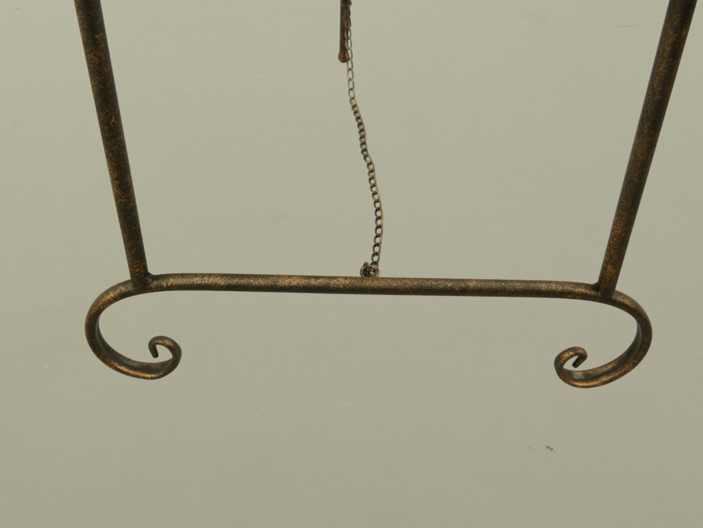 Staffelei Eisen Antik farbig H.145x46cm