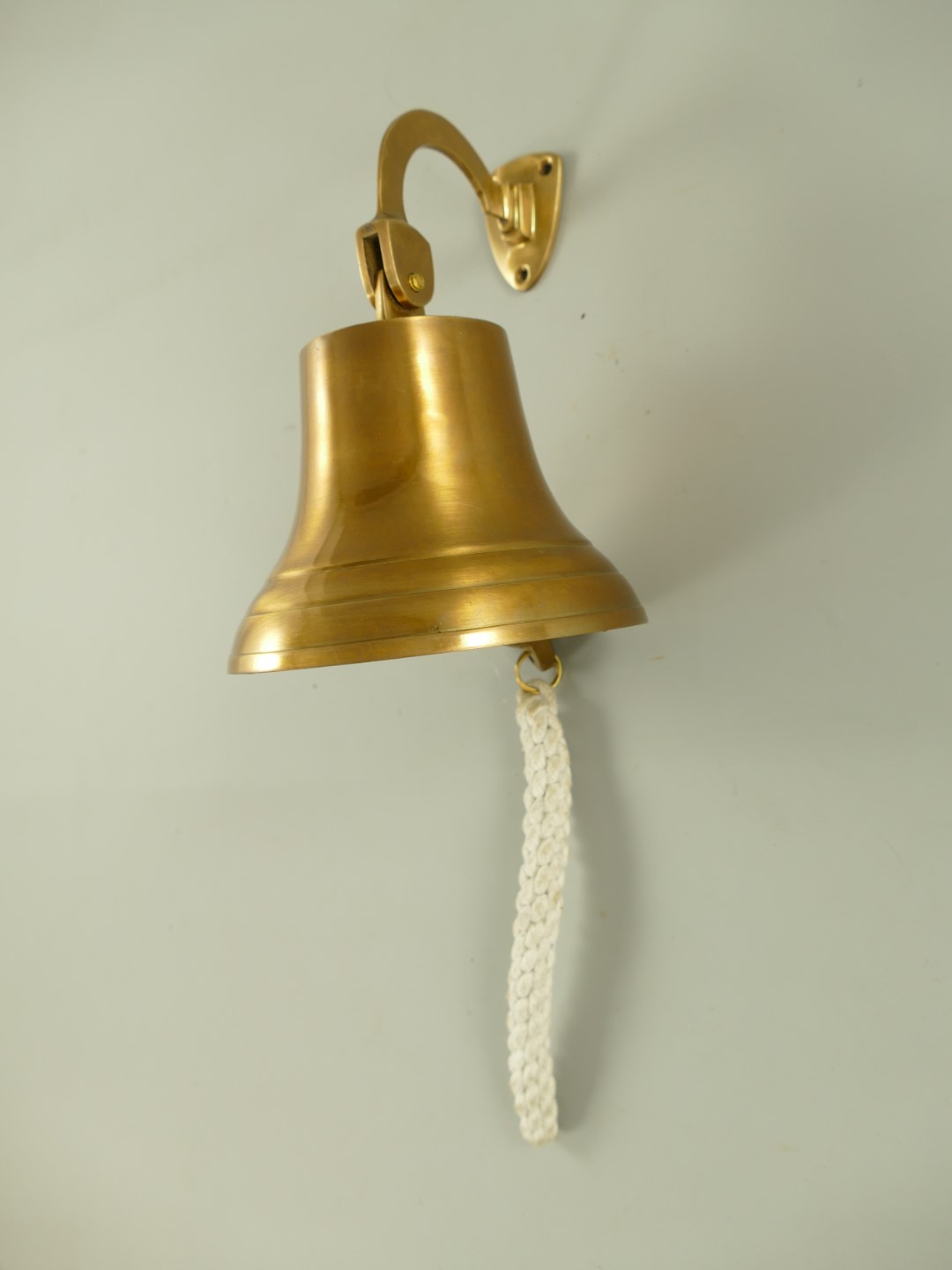 Glocke mit Haken GLATT Mes. brün.(IND)H.20-D.14cm
