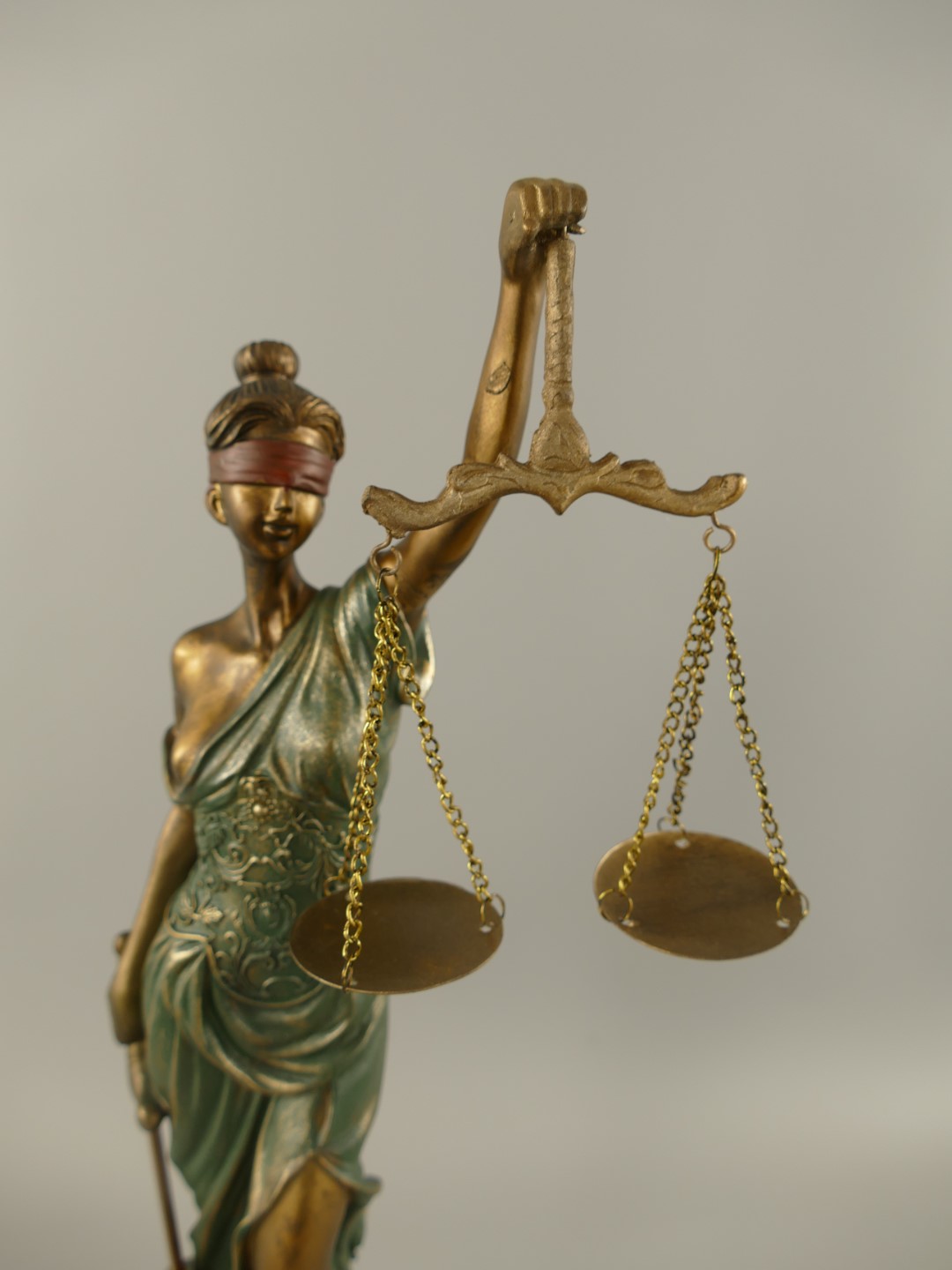 Justitia Polystein BRONZE farbig H.53x18cm