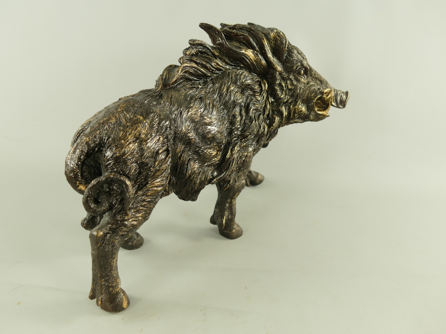 Wildschwein Polyst. Schwarz/Bronz farbig L.44x28cm