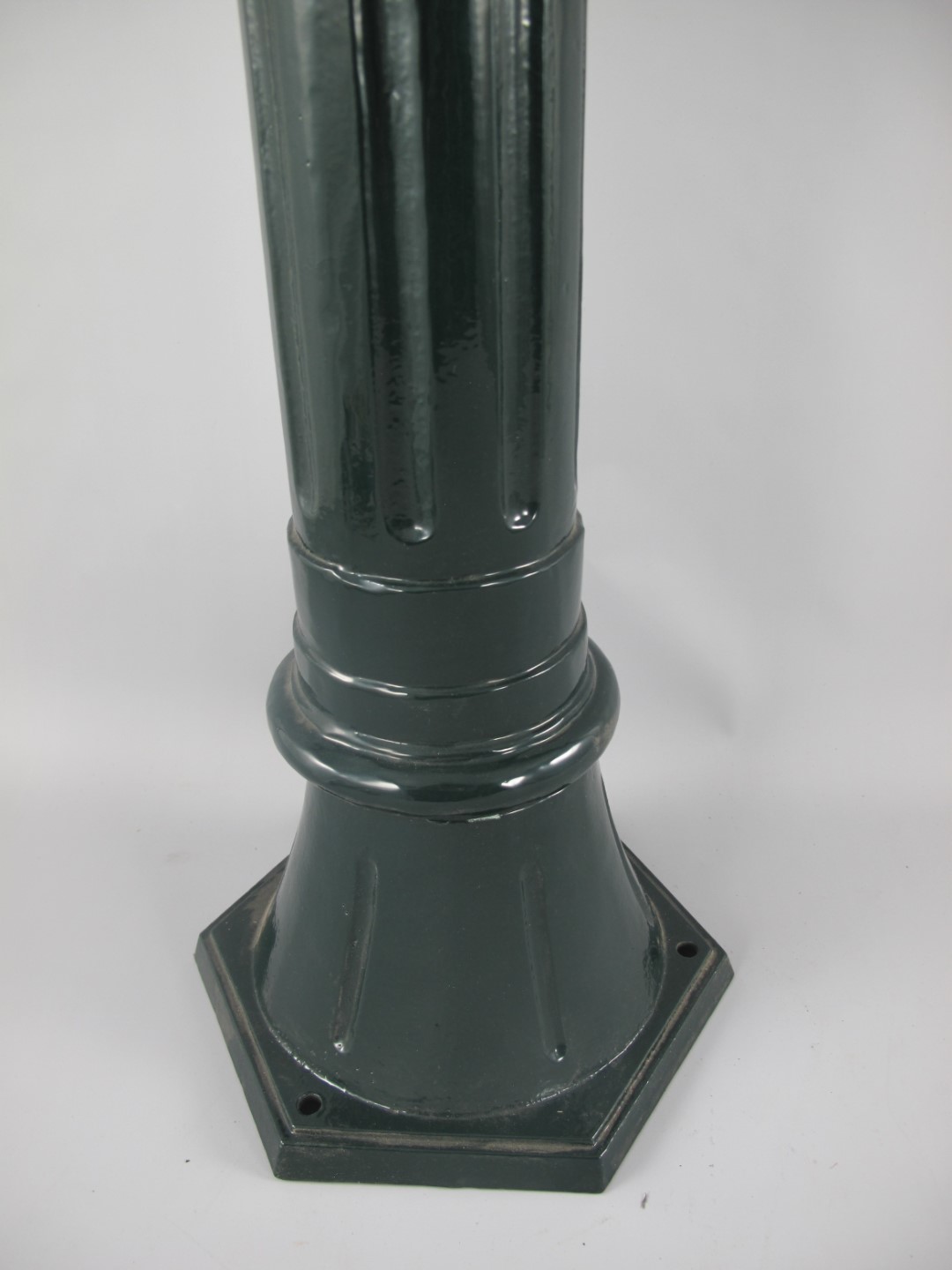 Zapfsäule Rund Alu grün Messing Hahn H.97x23cm