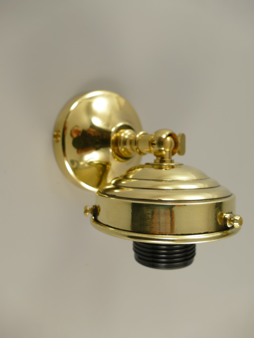 D-halter E27 Mes./brün. o. Schirm GESTANZT! Gh.8cm