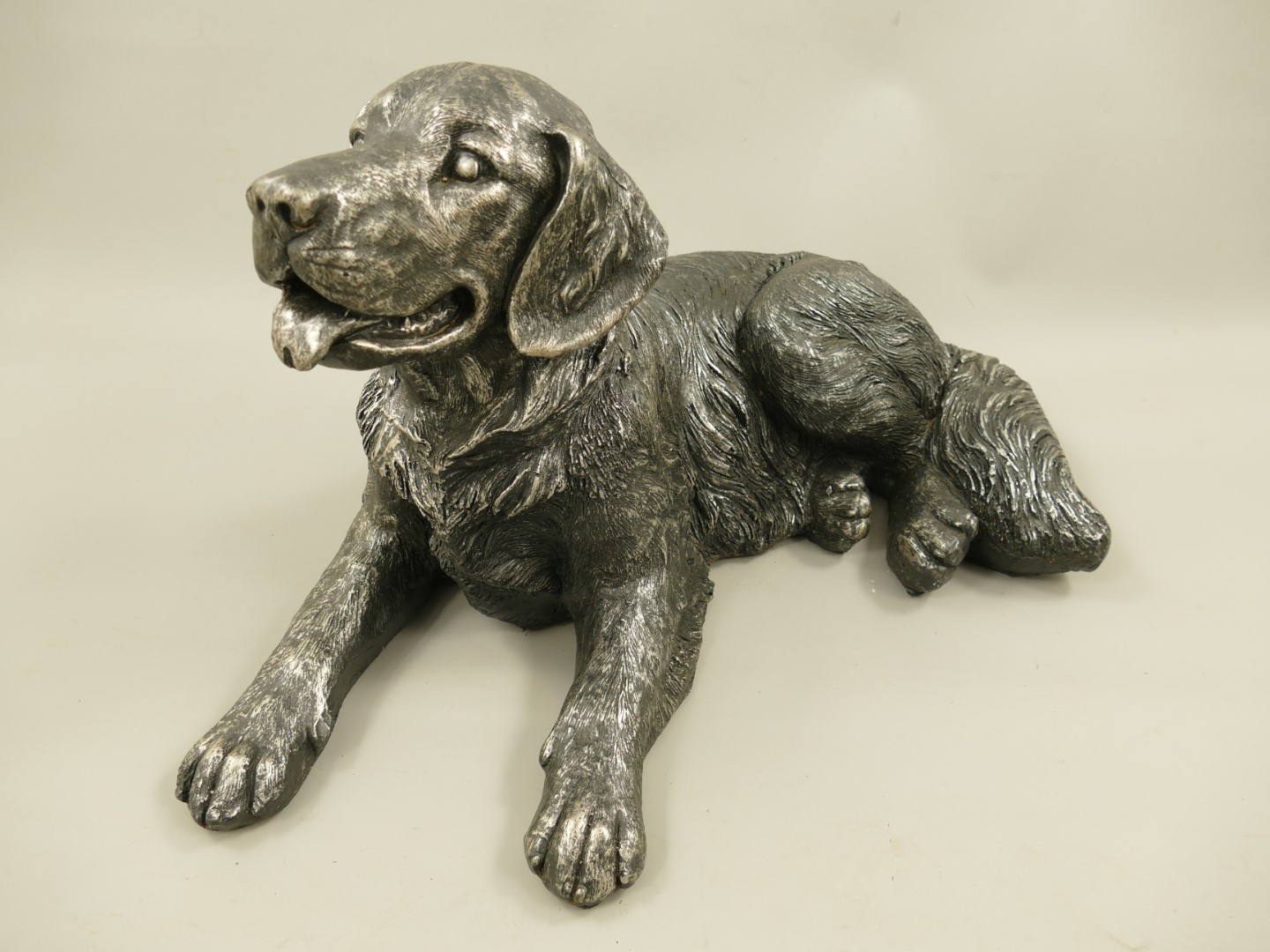 *ANG. (*)Hund Kunststein(MGO) Grau farbig L.67cm