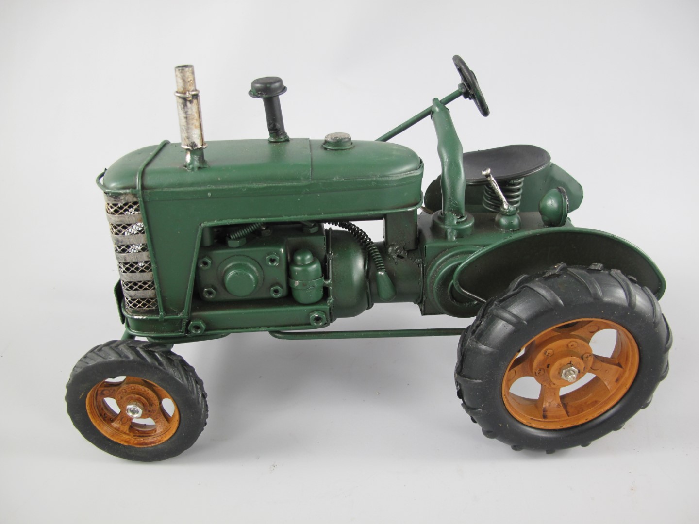 Traktor grün Antik Eisen L.26x17cm