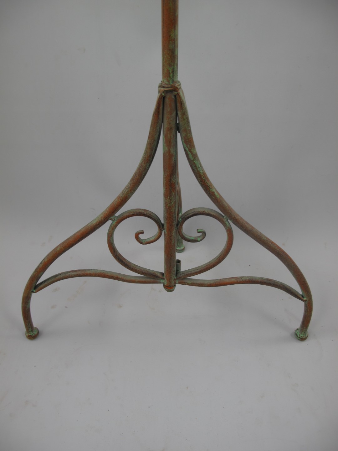 Menu/Notenständer Eisen rustikal farbig H.125cm