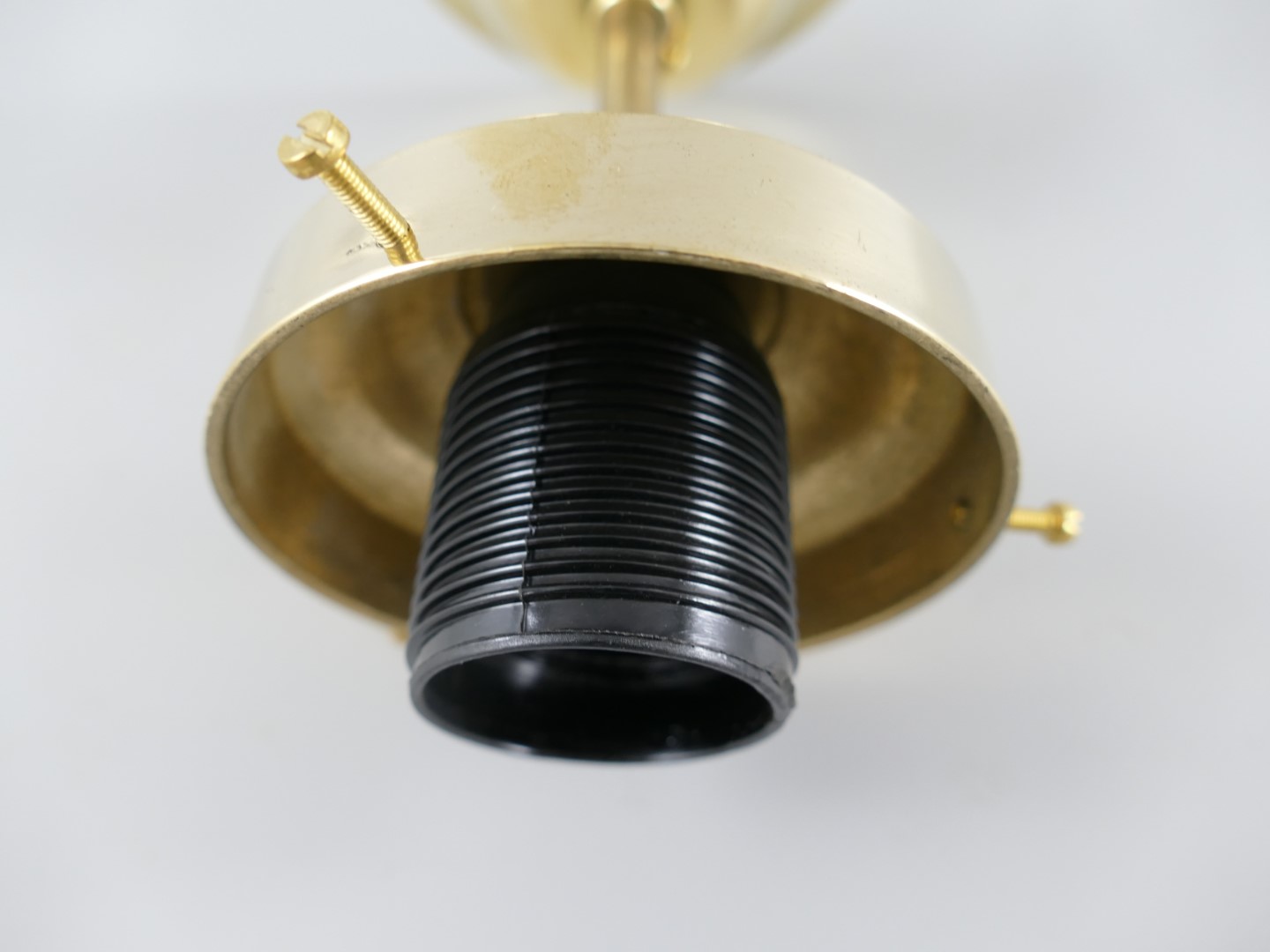 Deckenhalter(E27) Messing o.Schirm Gh.8!GUß-H.15cm