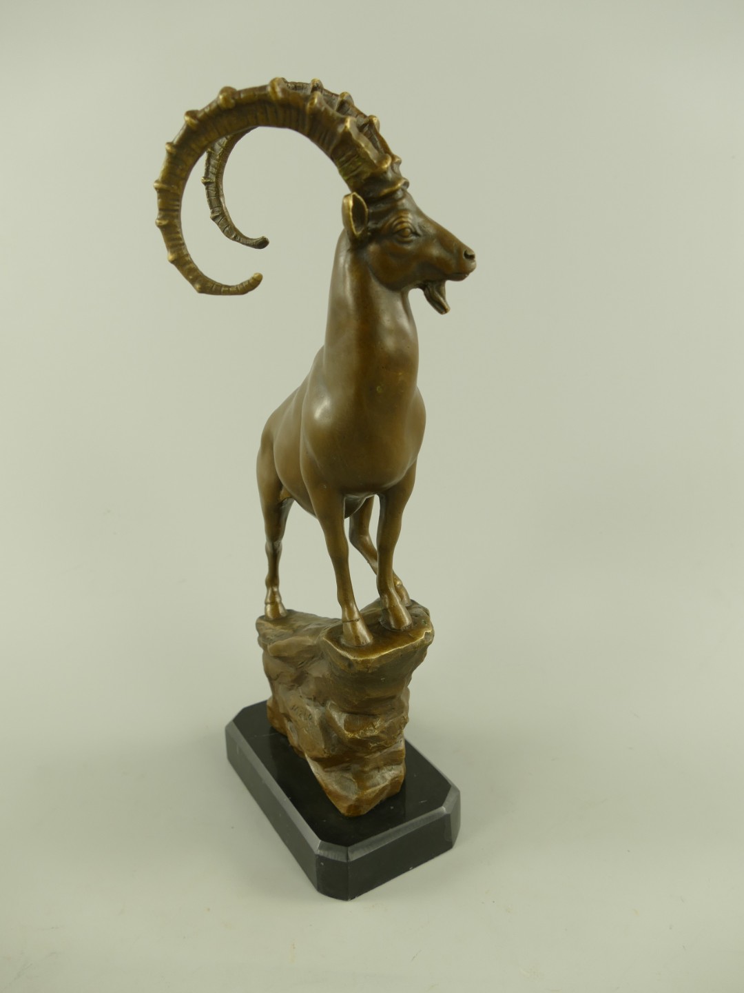 Figur Bronze Steinbock H.37x15x9cm
