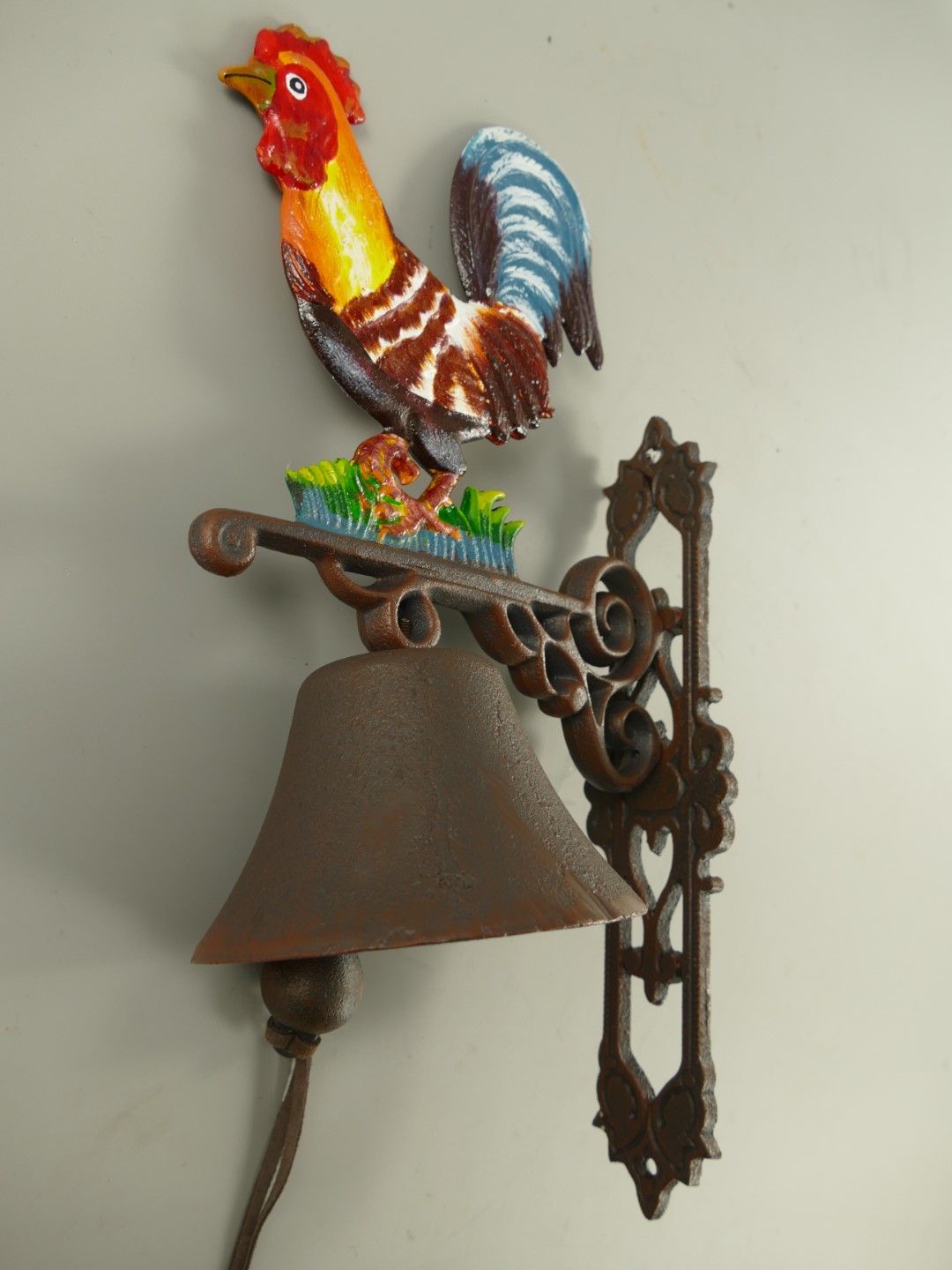 *NT Wandglocke Gusseisen Hahn H.40cm P/St.