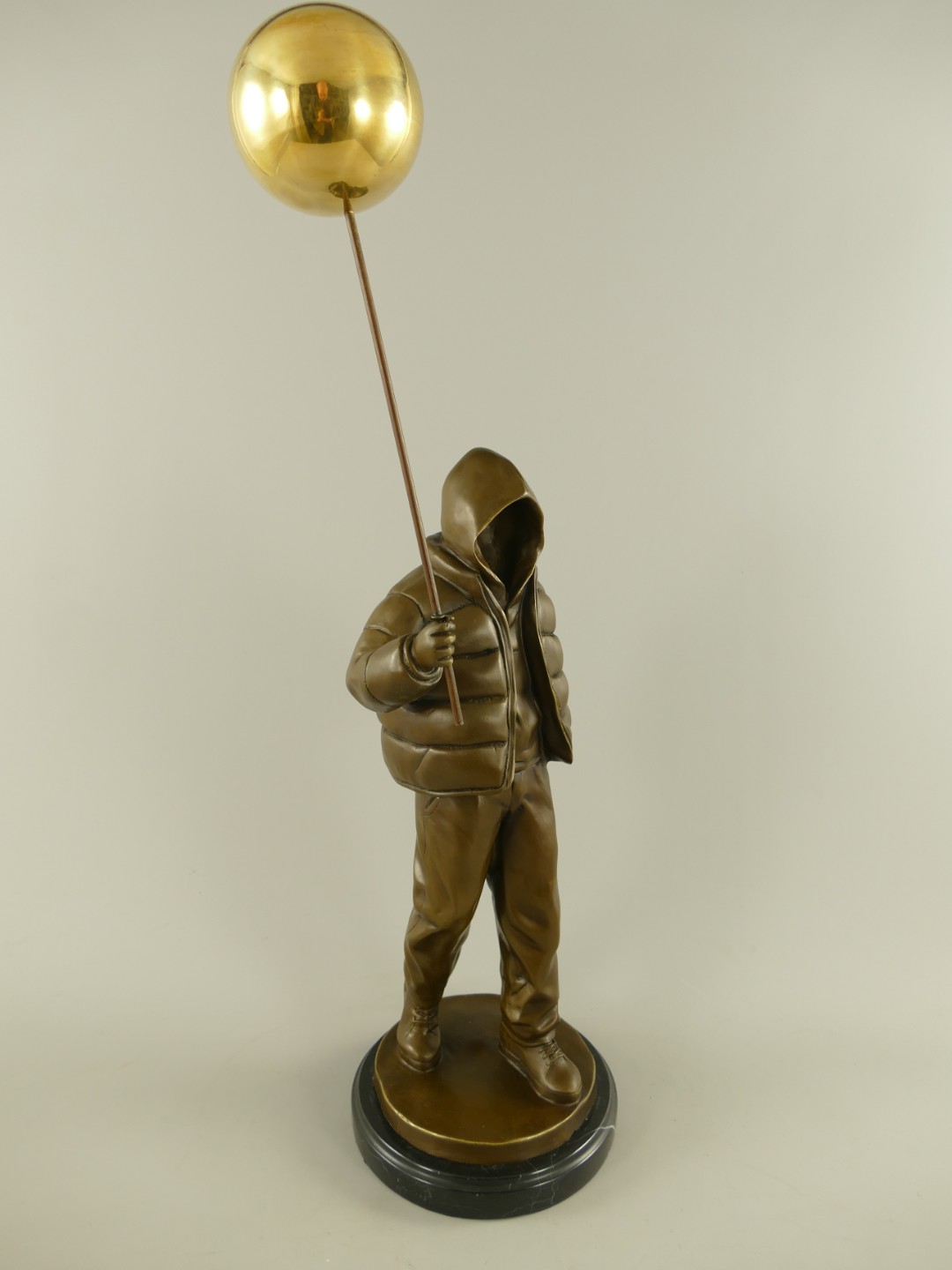 Figur Bronze Banksy mann mit Ballon H.72x25x20cm