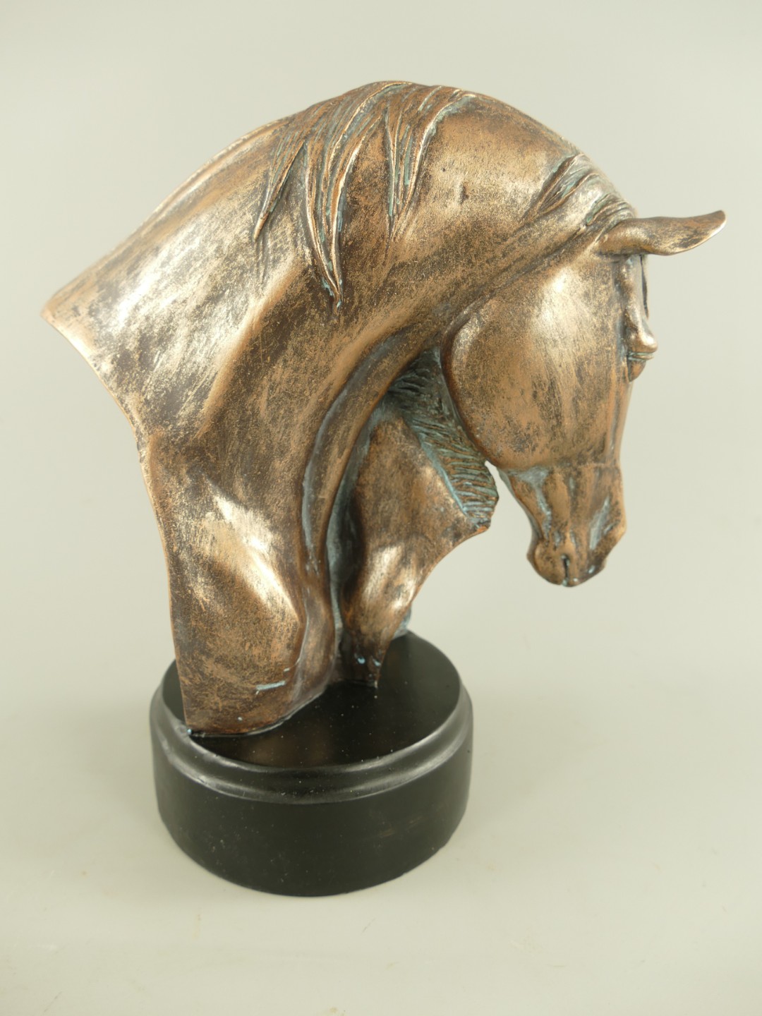 Pferdkopf Polyst. Schwarz/Bronze farbig H.28x26cm