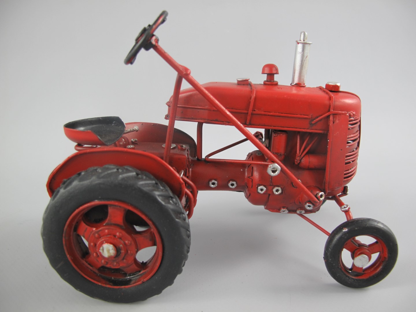 Traktor klein rot Antik Eisen L.17x12cm